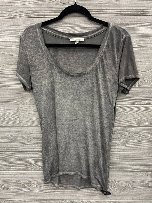 Top Short Sleeve By Express In Grey, Size: M