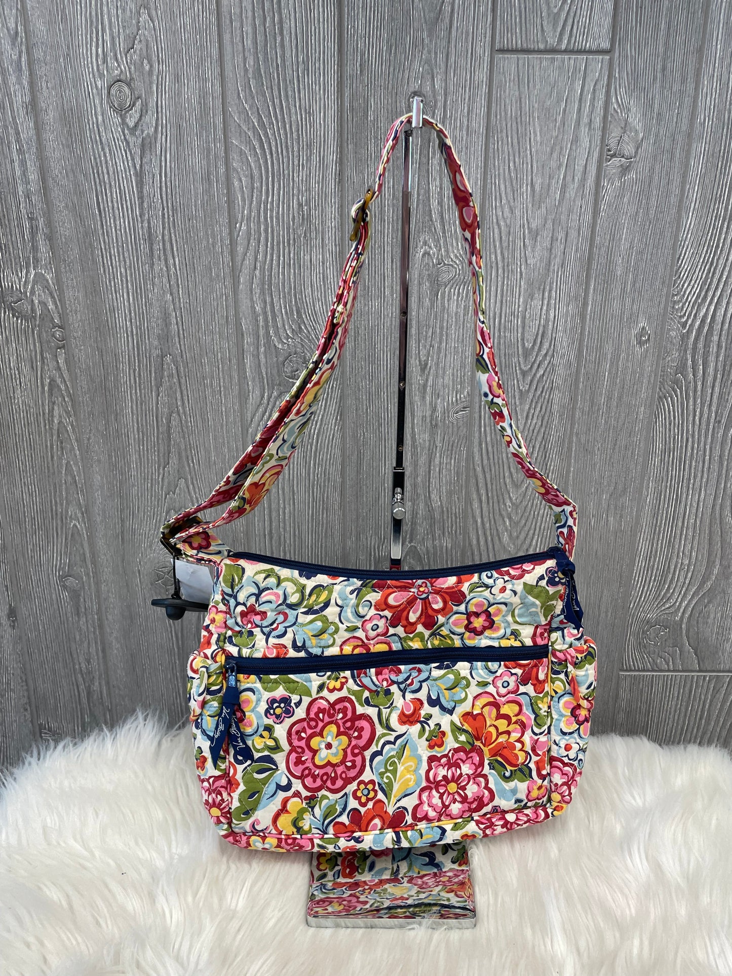 Handbag By Vera Bradley, Size: Large