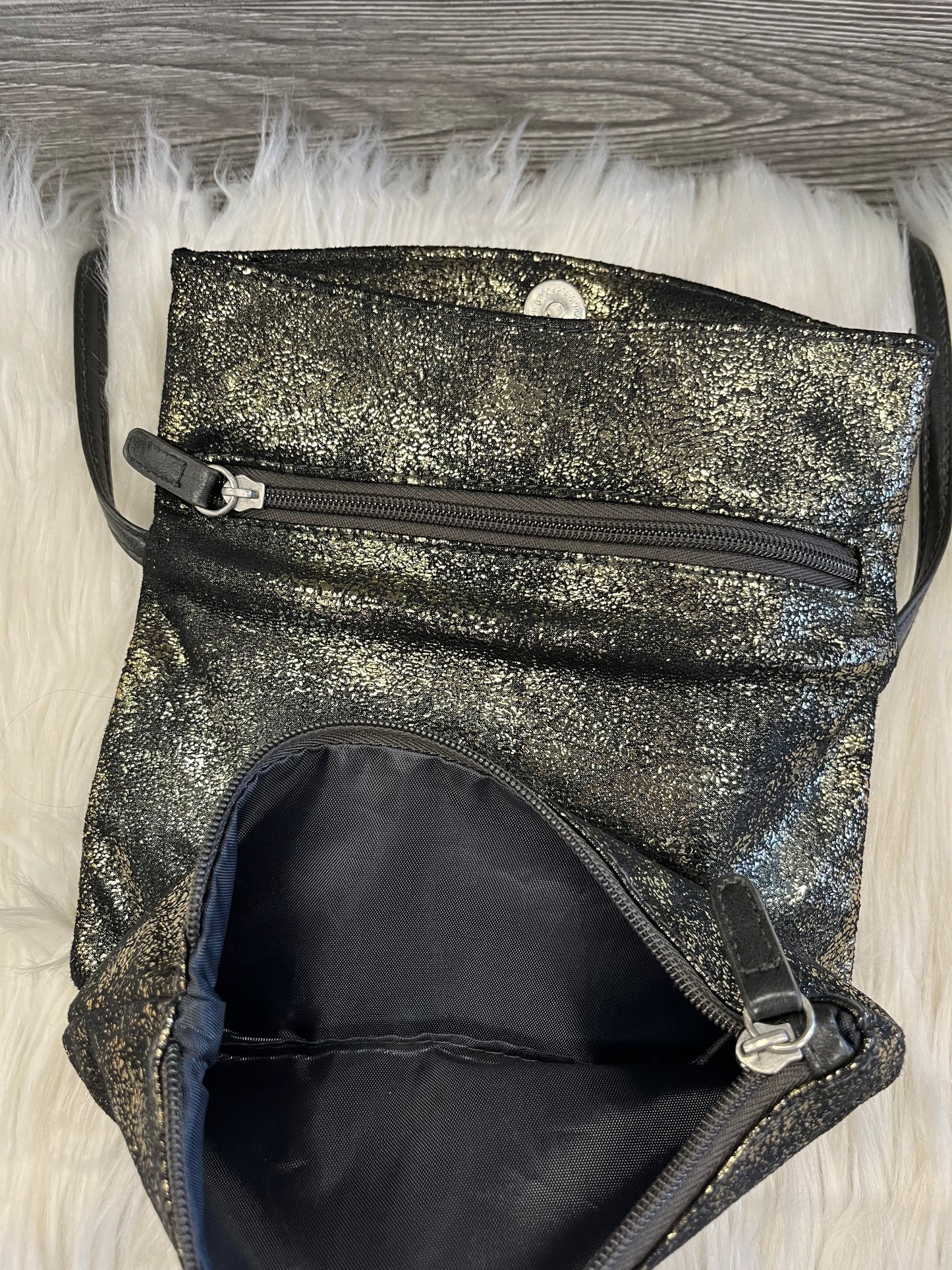 Crossbody By Clothes Mentor, Size: Small