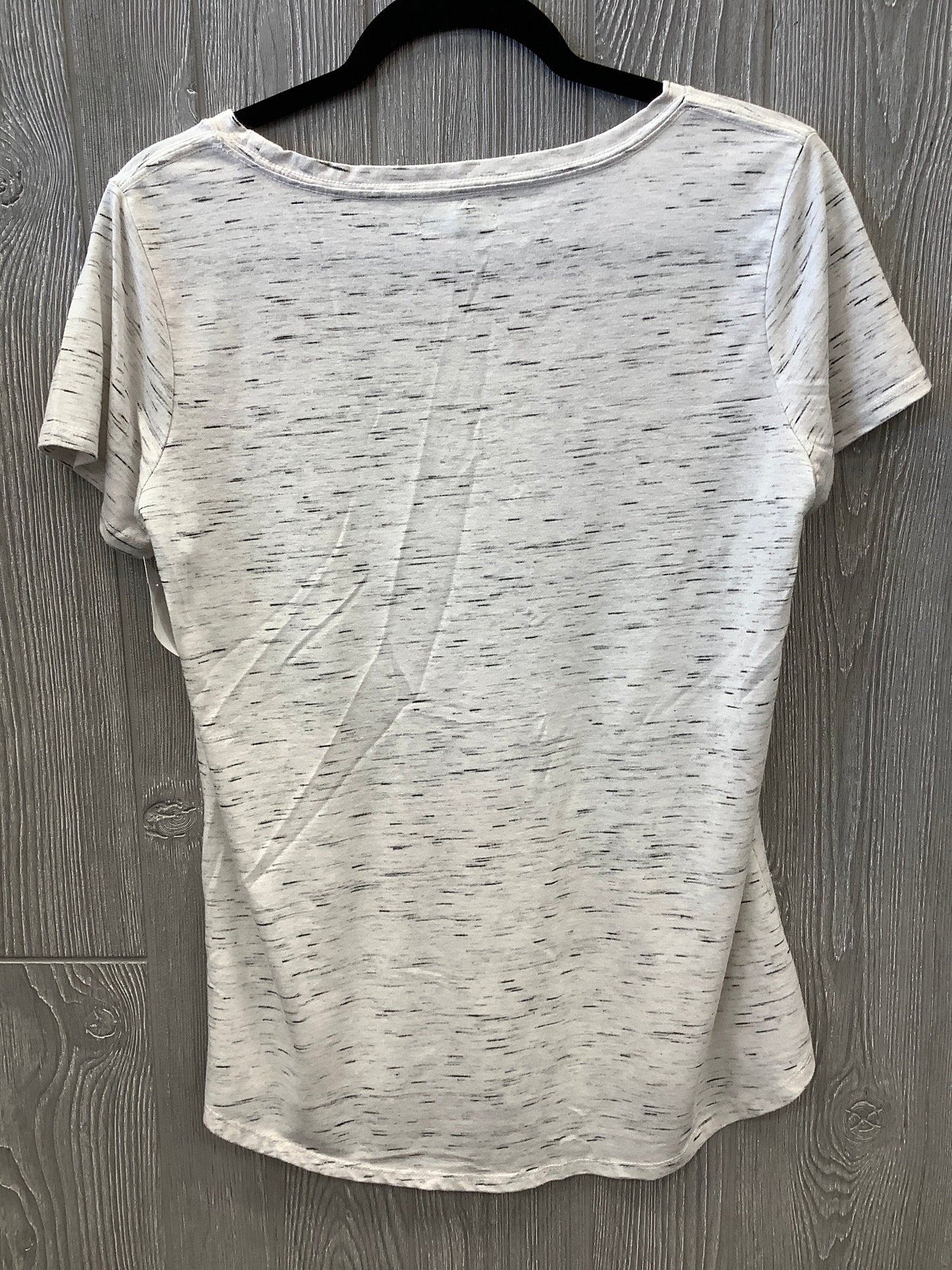 Top Short Sleeve By Maurices In Grey, Size: M