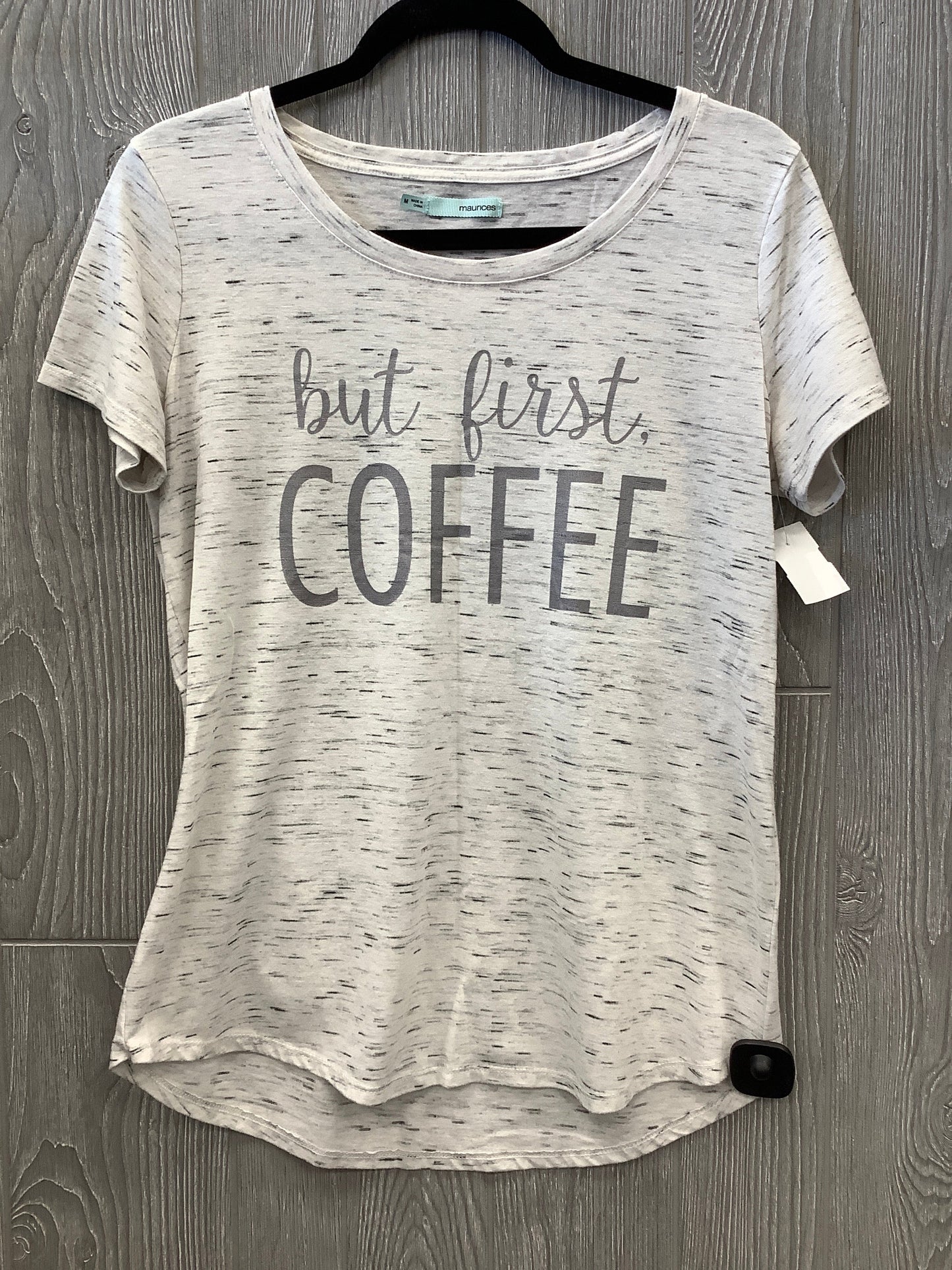 Top Short Sleeve By Maurices In Grey, Size: M