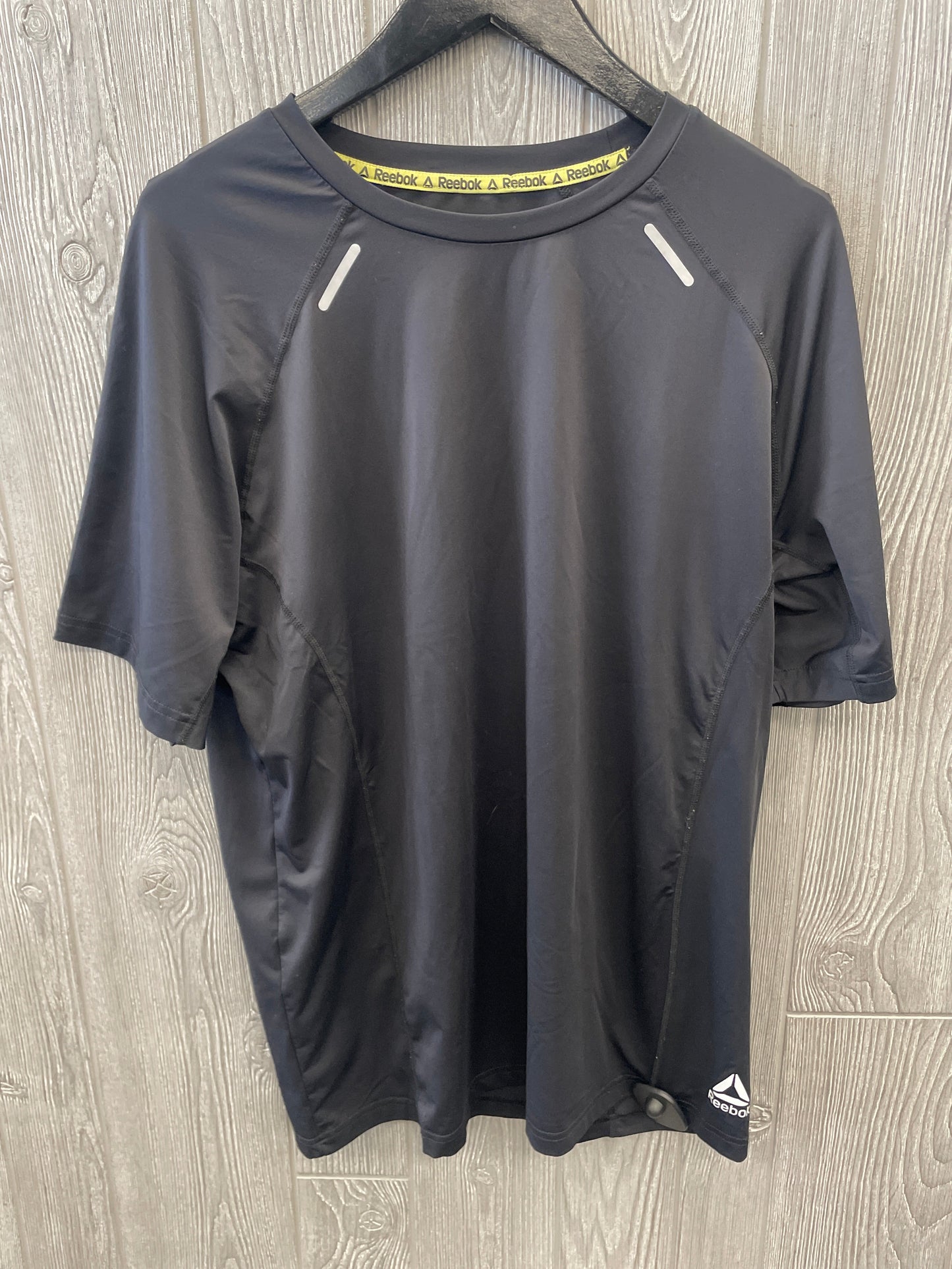 Athletic Top Short Sleeve By Reebok In Black, Size: L