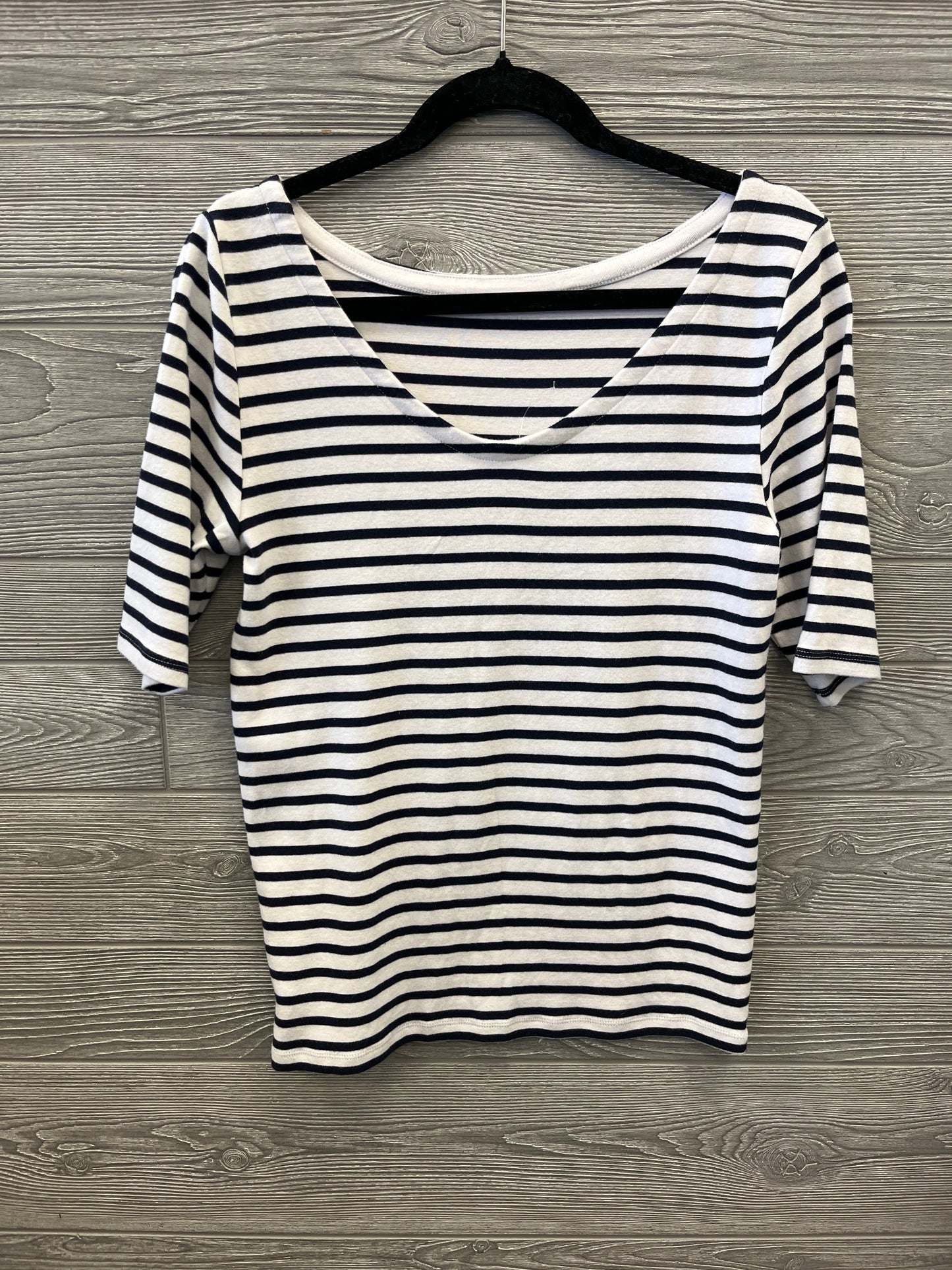 Top Short Sleeve By Gap In Striped Pattern, Size: L