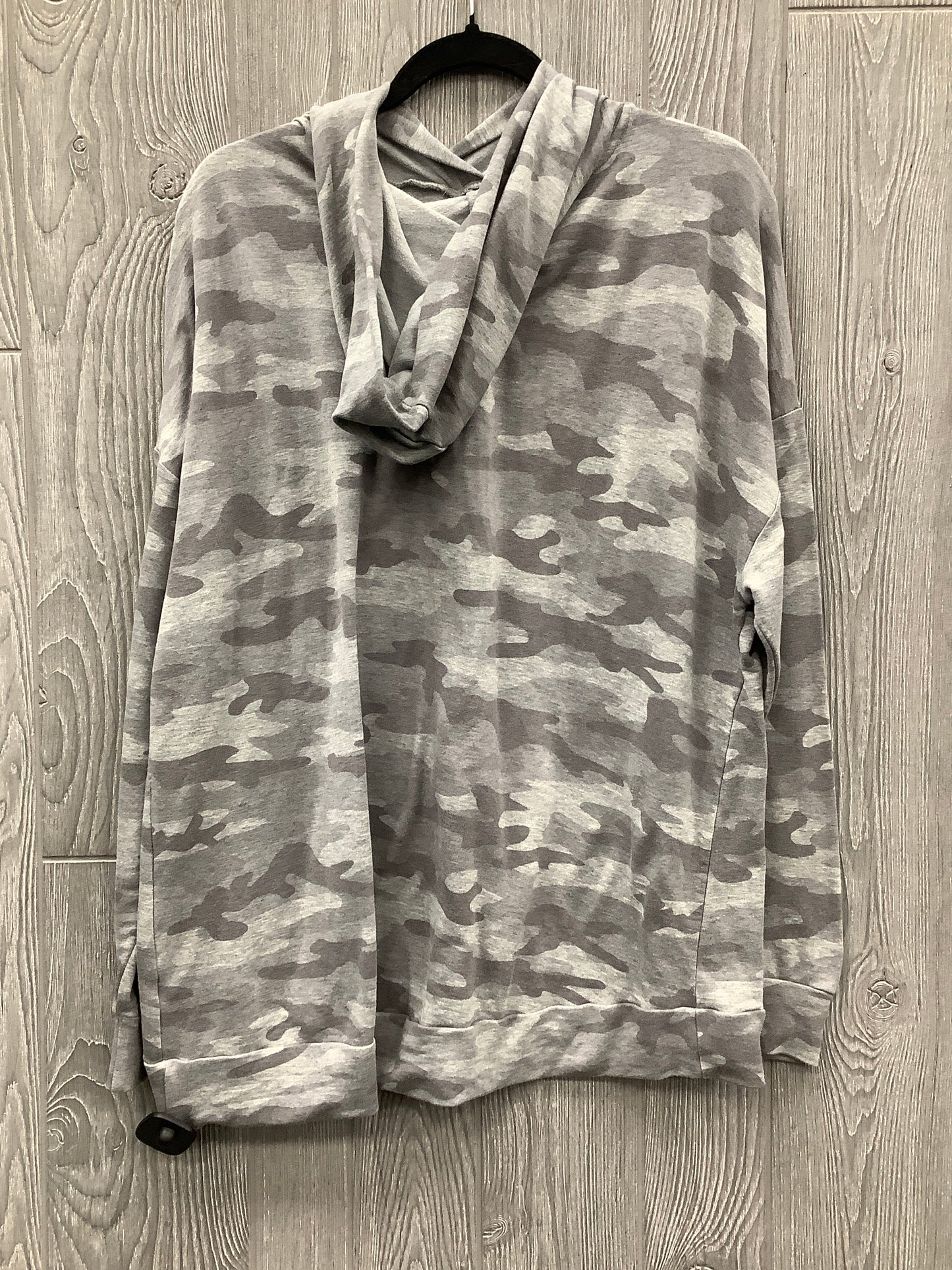 Top Long Sleeve By Clothes Mentor In Camouflage Print, Size: 1x