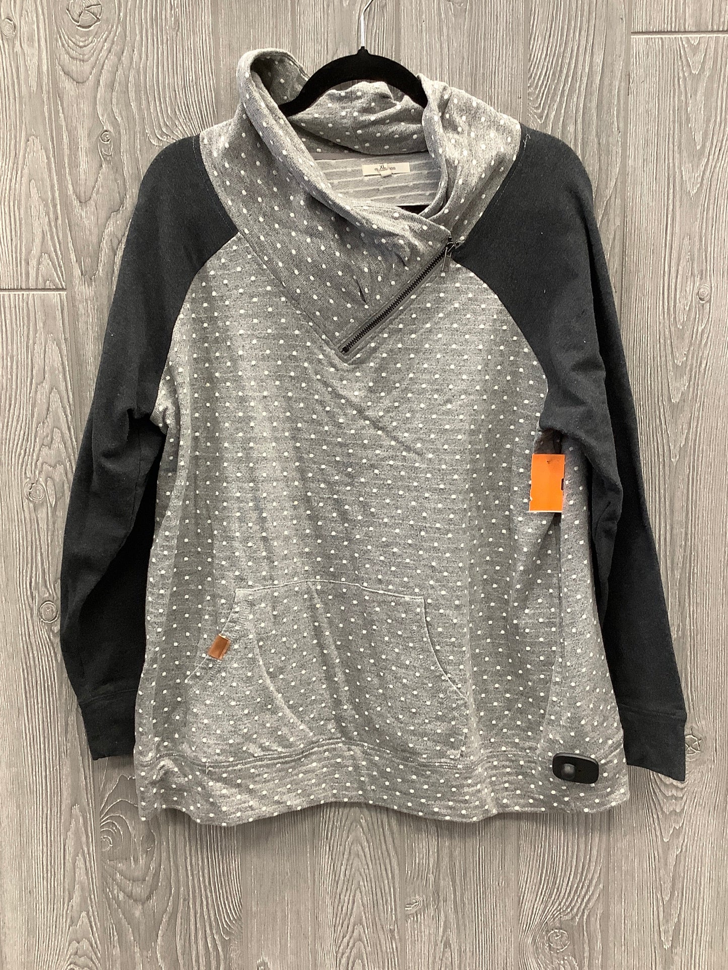 Top Long Sleeve By Maurices In Grey, Size: Xl