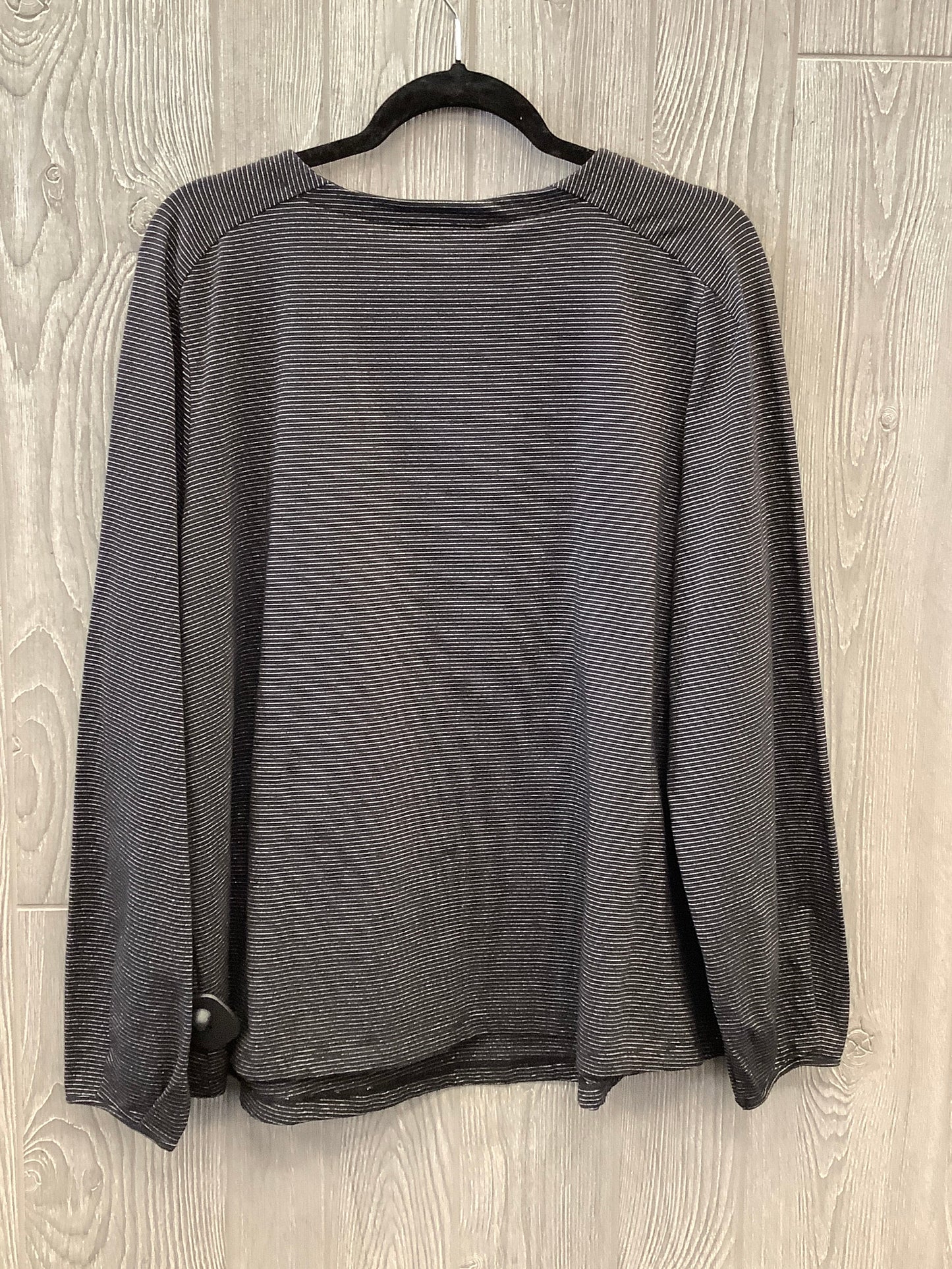 Top Long Sleeve By Liz Claiborne In Black, Size: 1x