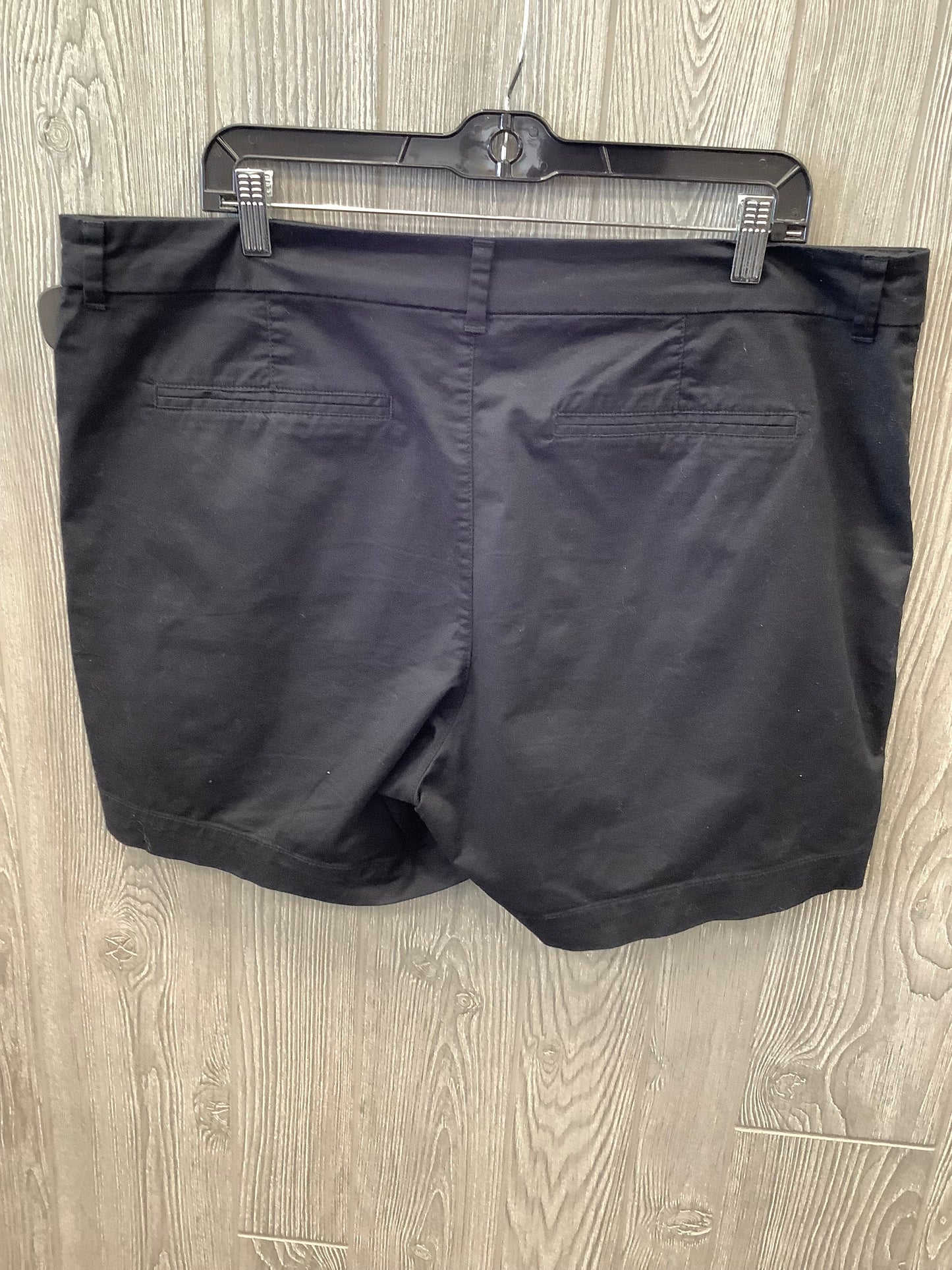 Black Shorts Old Navy, Size 16