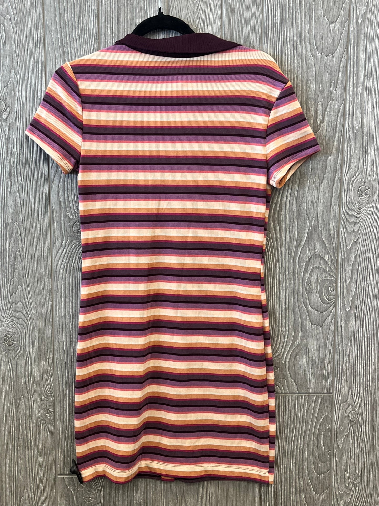 Dress Casual Short By Wild Fable In Striped Pattern, Size: M