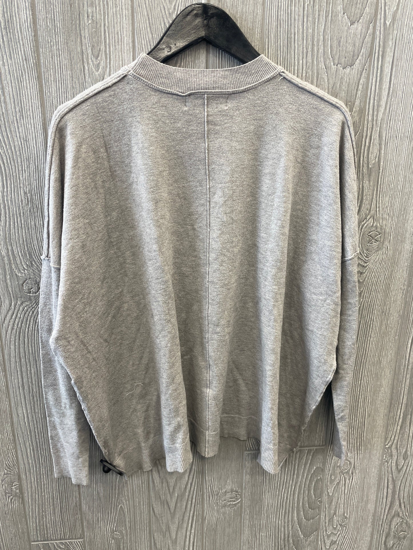 Top Long Sleeve By Jolie In Grey, Size: M