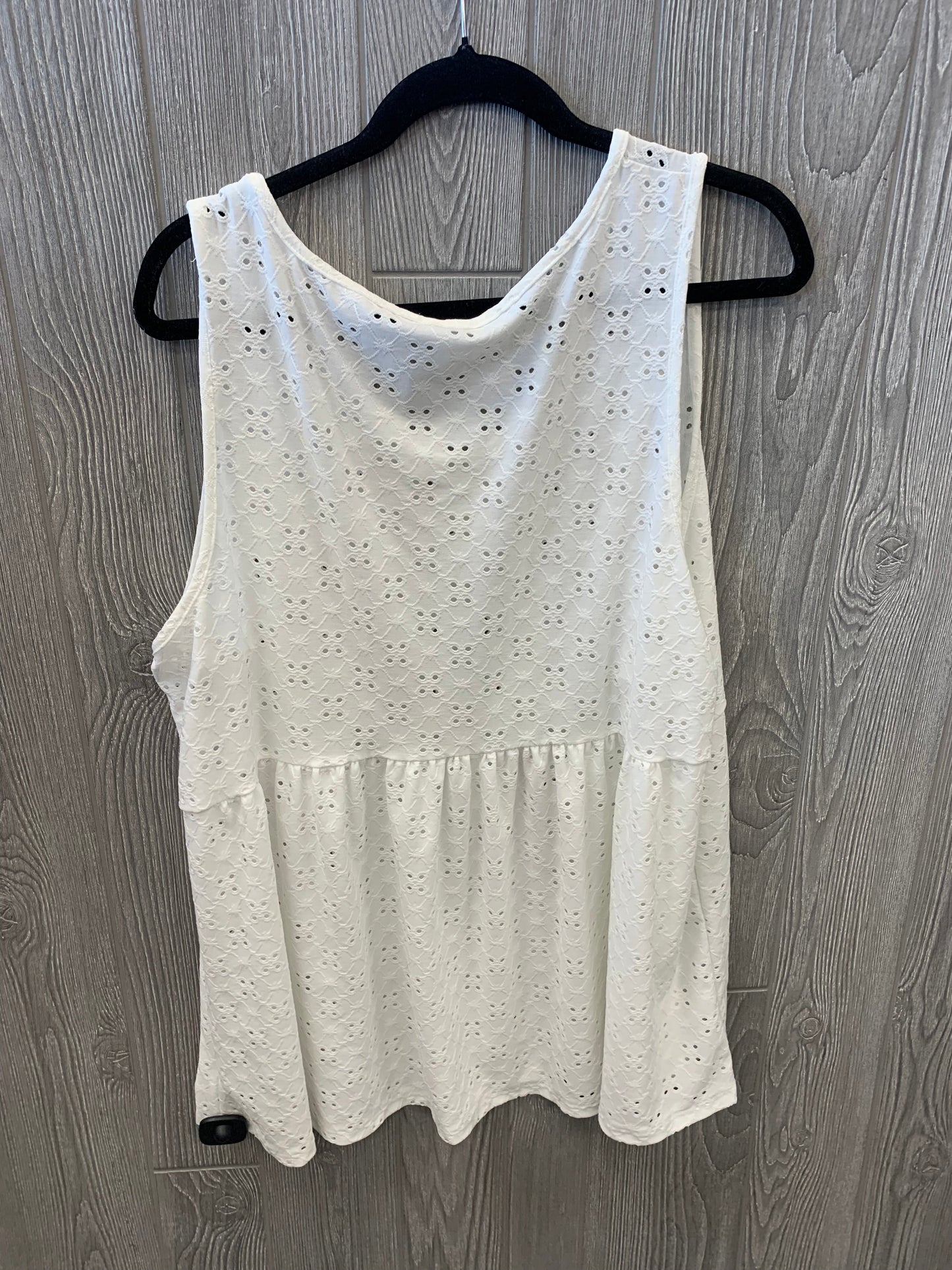 Top Sleeveless By Chicsoul In White, Size: 2x