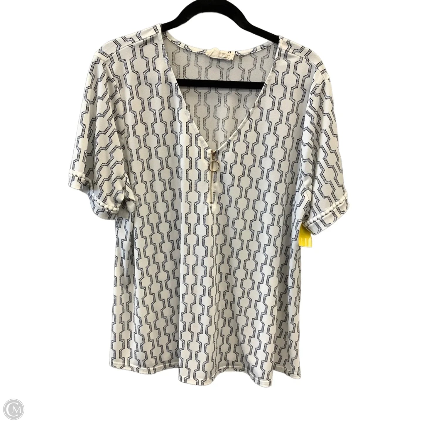 Top Short Sleeve By Clothes Mentor In White, Size: 2x