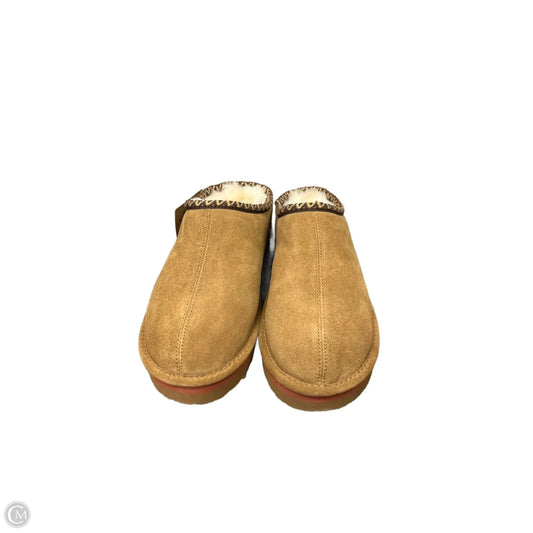 Shoes Flats By Bearpaw In Brown, Size: 8