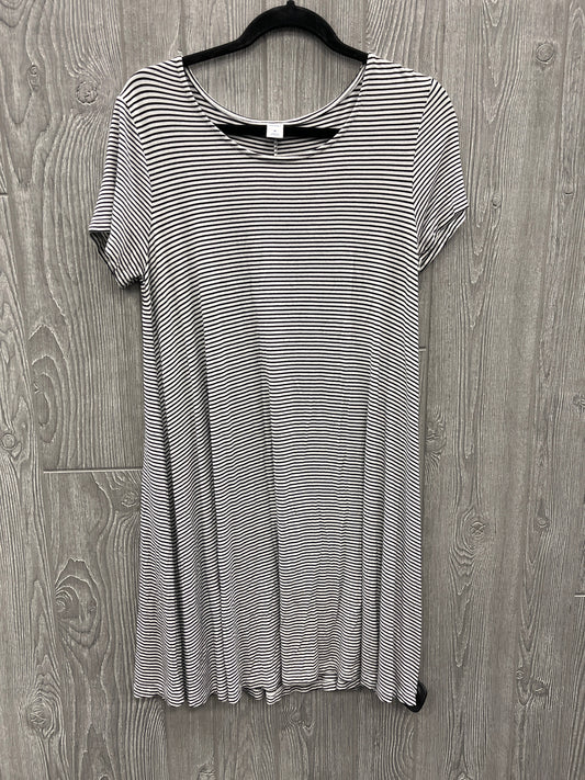 Dress Casual Midi By Old Navy In Striped Pattern, Size: M