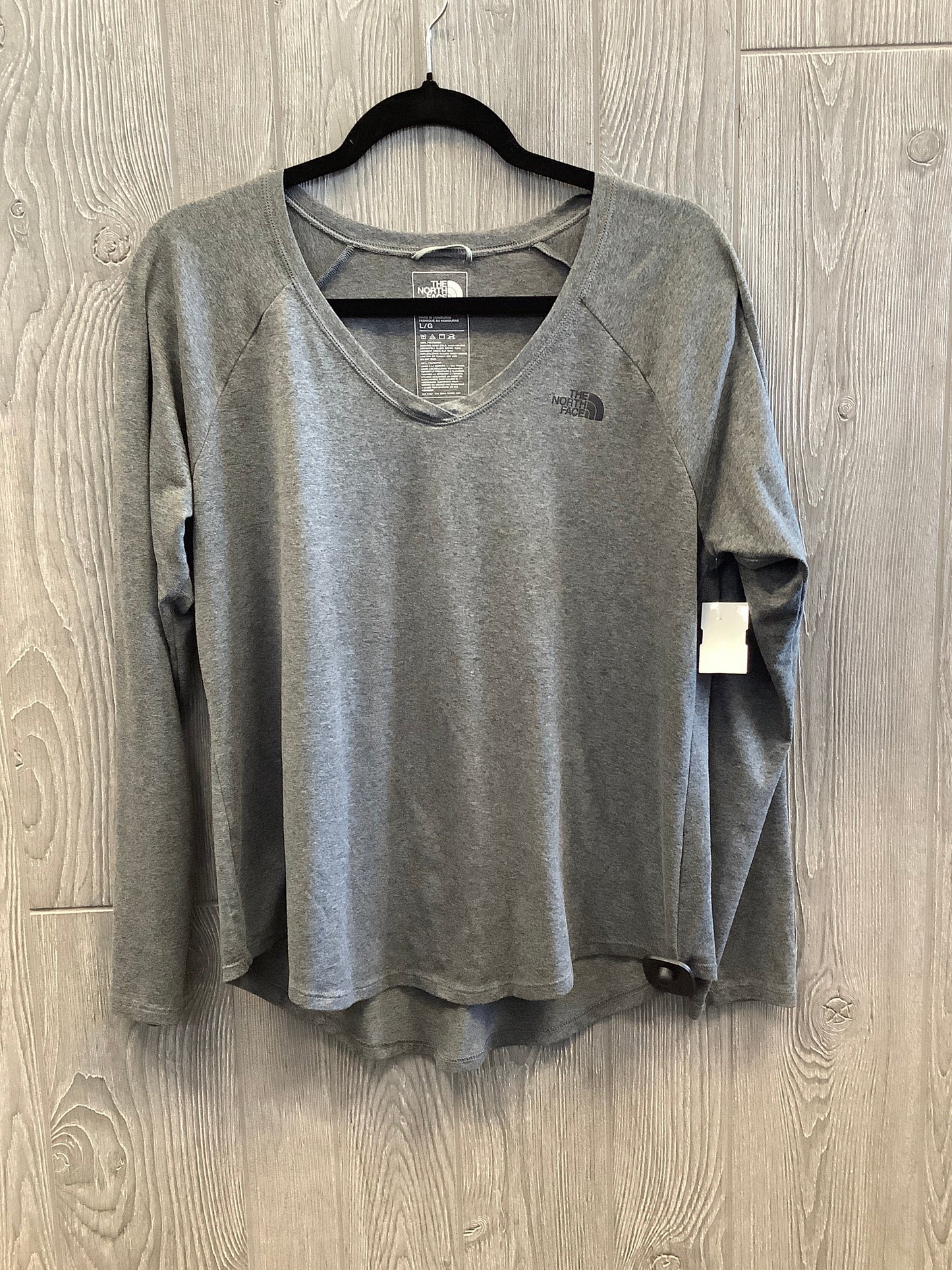 Athletic Top Long Sleeve Crewneck By The North Face In Grey, Size: L