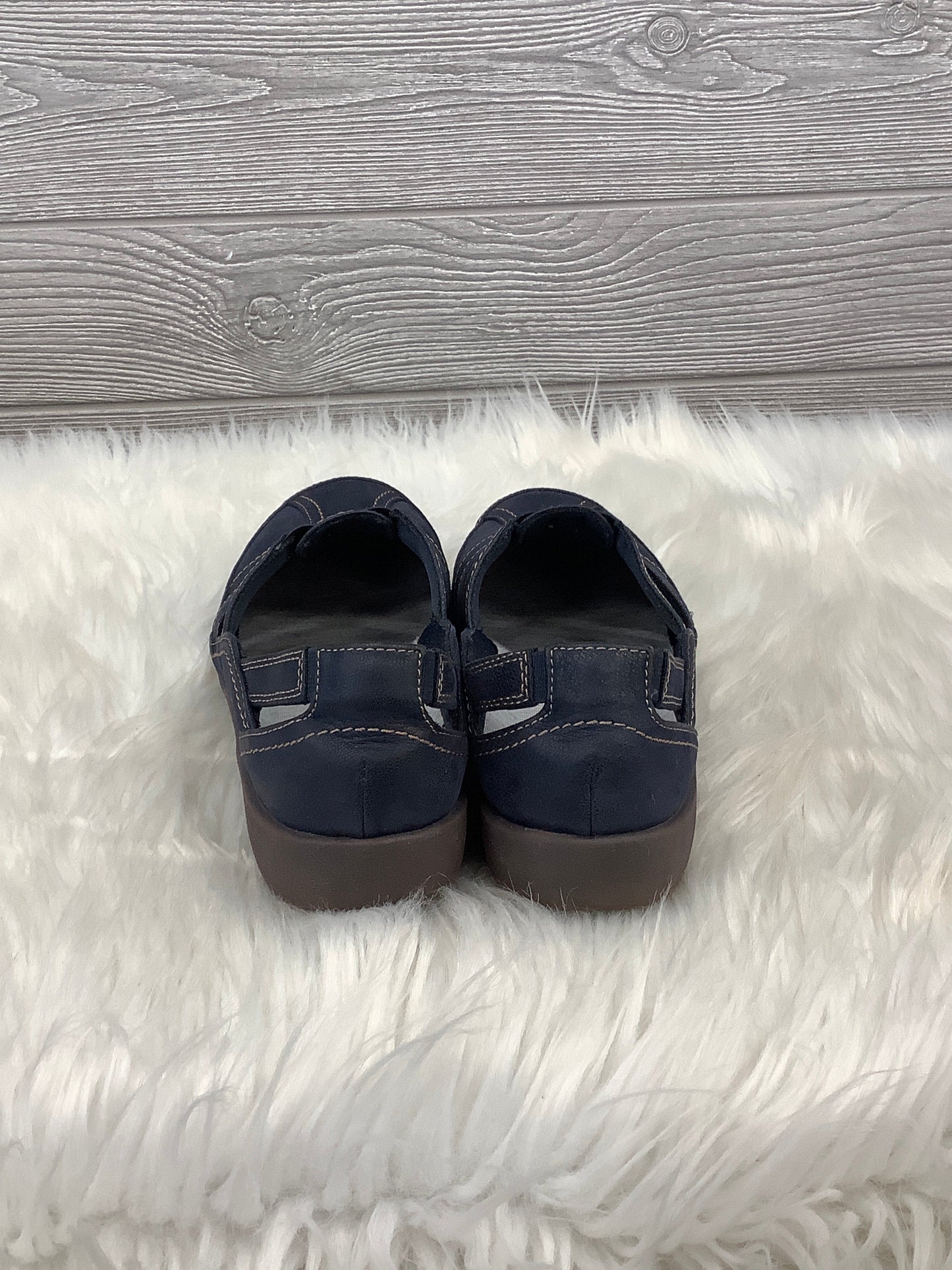 Blue Shoes Flats Clarks, Size 6.5