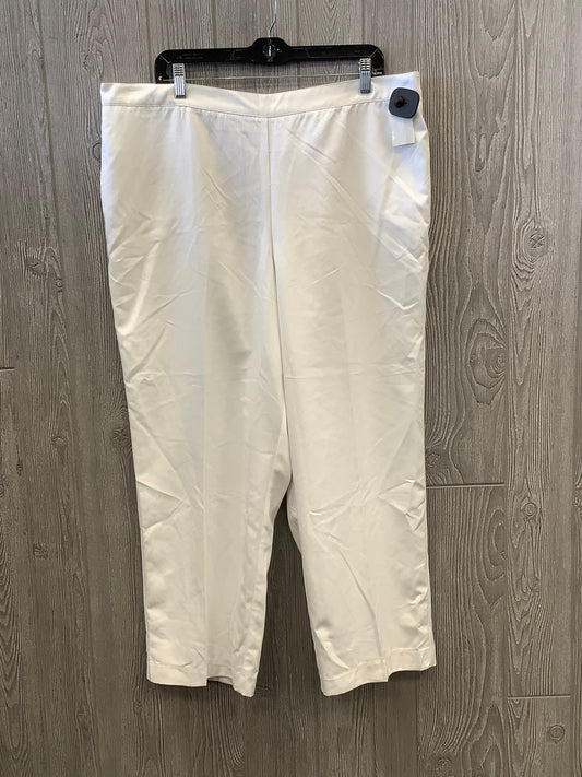 Pants Cropped By Alfred Dunner In White, Size: 16