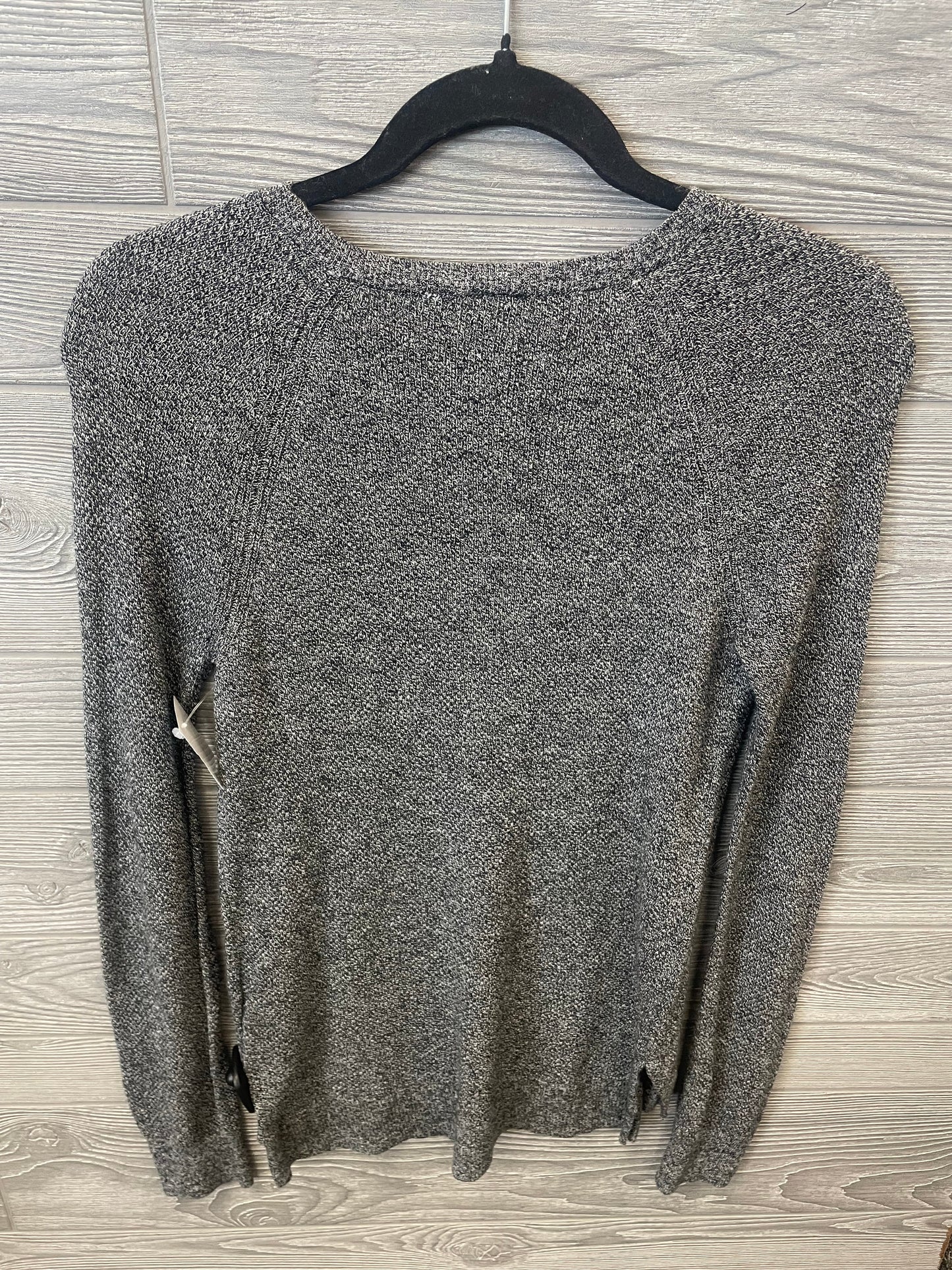 Top Long Sleeve By Gap In Grey, Size: Xs