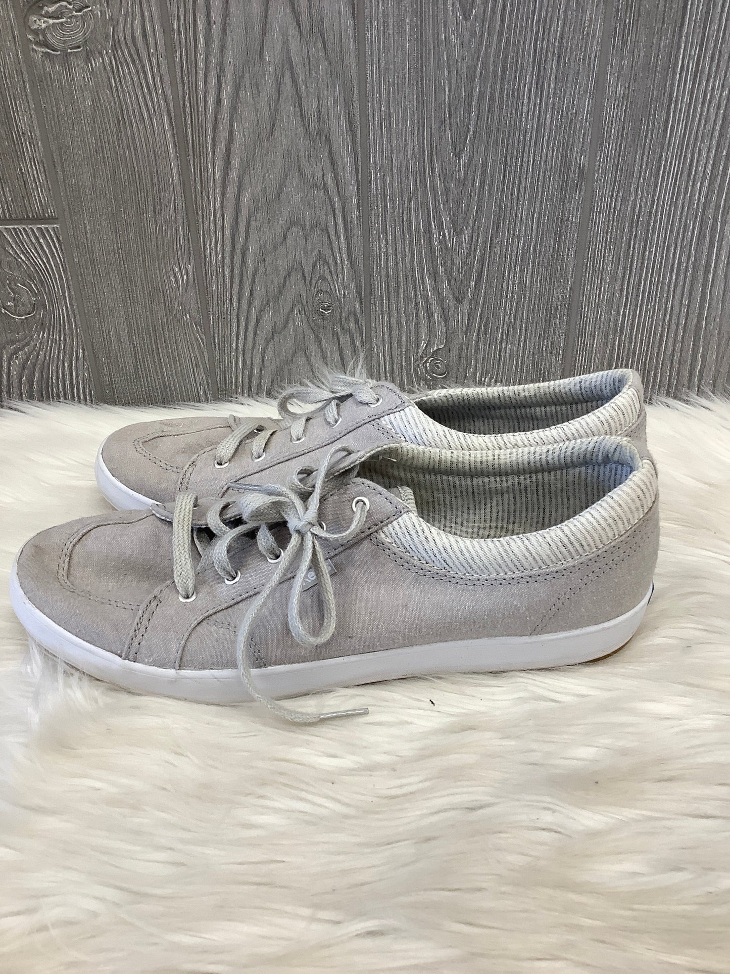 Shoes Sneakers By Keds In Grey, Size: 10