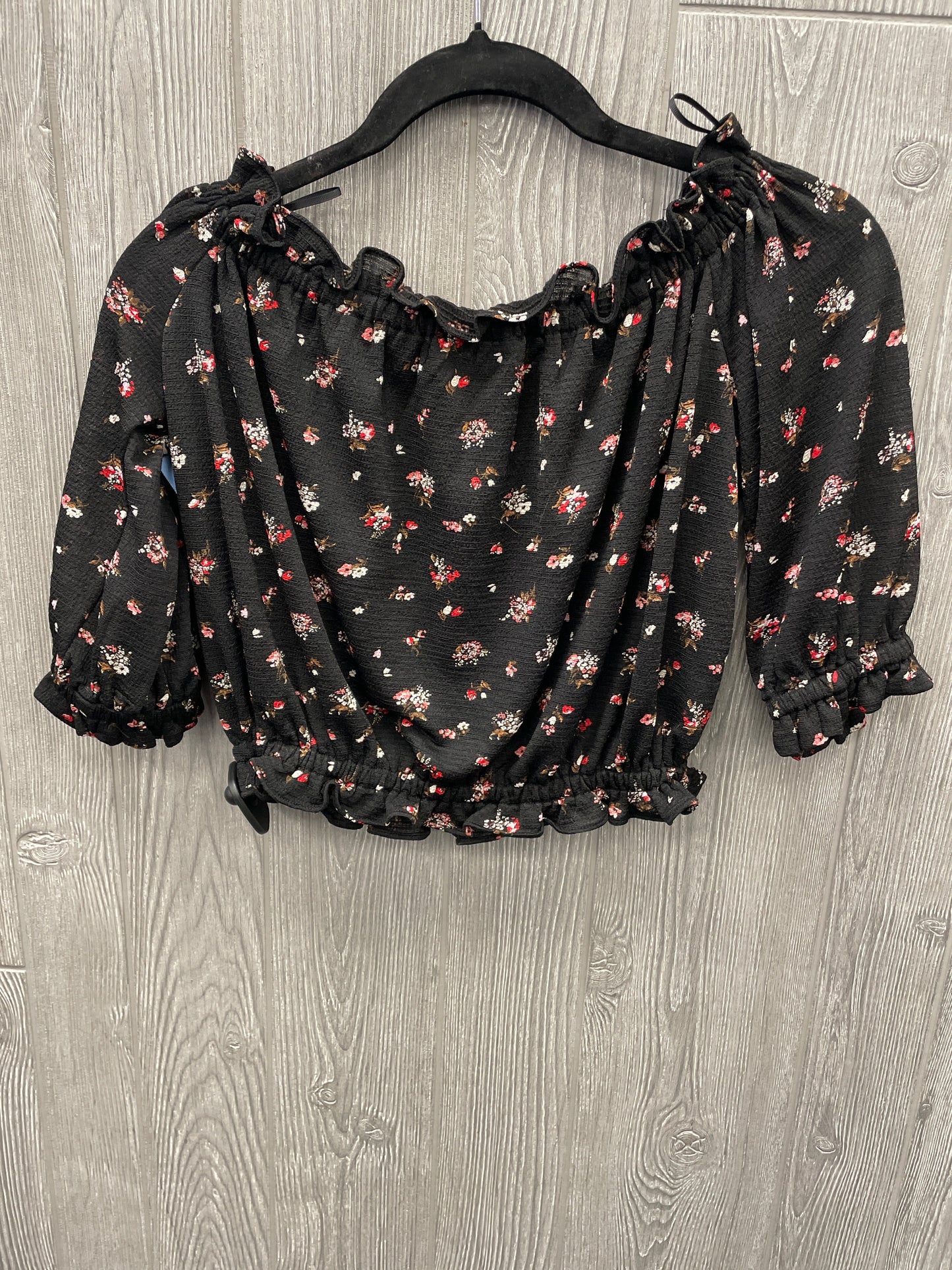 Top Short Sleeve By Express In Floral Print, Size: S