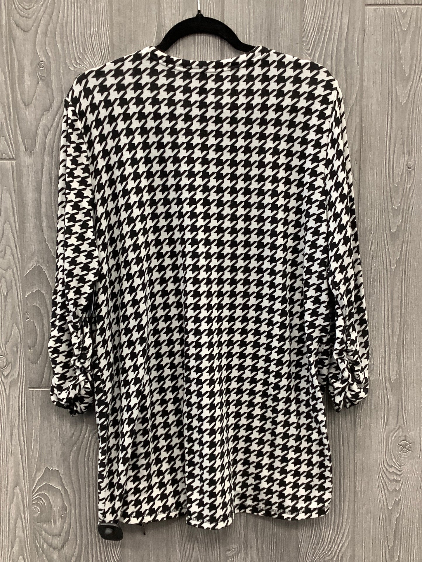 Top Long Sleeve By Robert Louis In Black & White, Size: 1x