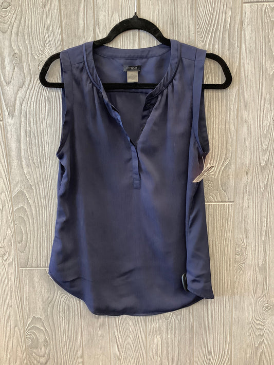 Top Sleeveless By Ann Taylor In Navy, Size: S