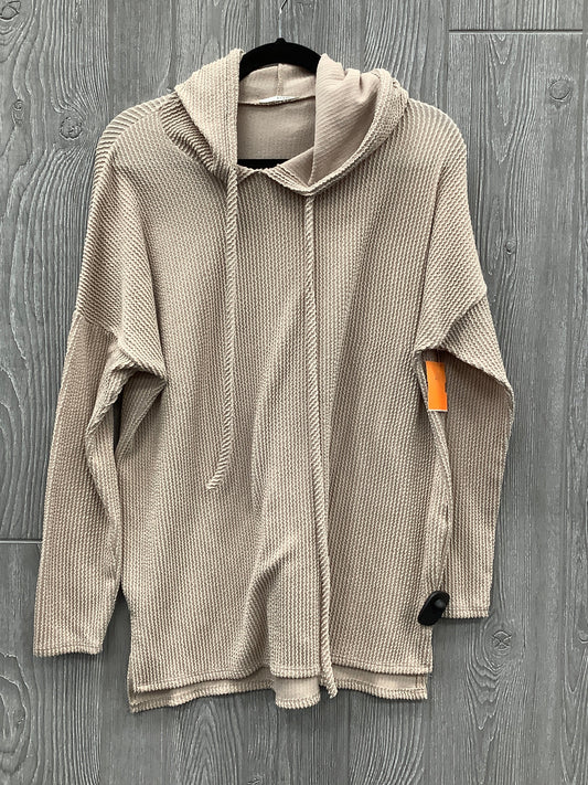 Top Long Sleeve By Clothes Mentor In Beige, Size: M