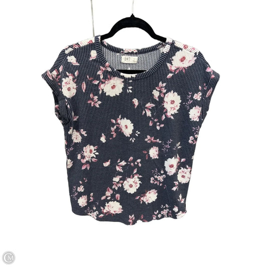 Top Short Sleeve By Maurices In Purple, Size: Xs