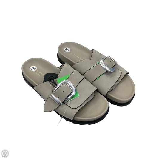 Sandals Flats By Marc Fisher In Grey, Size: 10