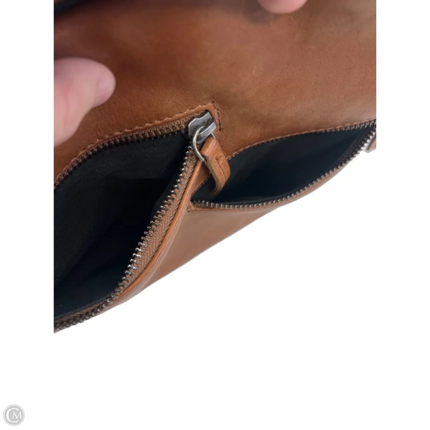 Crossbody Leather By Clothes Mentor, Size: Medium