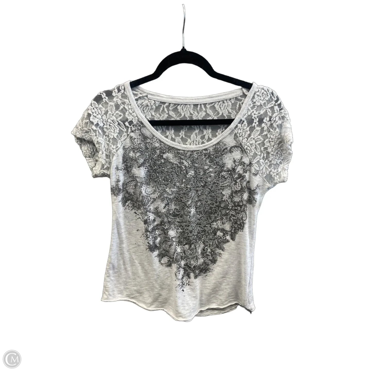 Top Short Sleeve By Maurices In Grey, Size: M