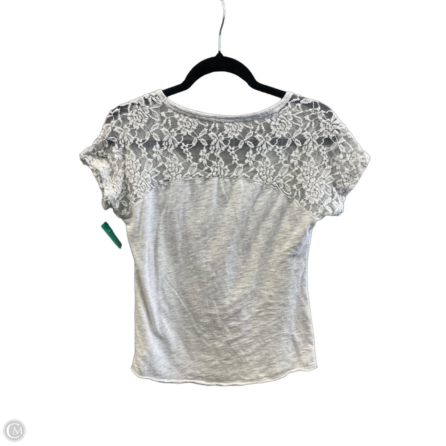 Top Short Sleeve By Maurices In Grey, Size: M