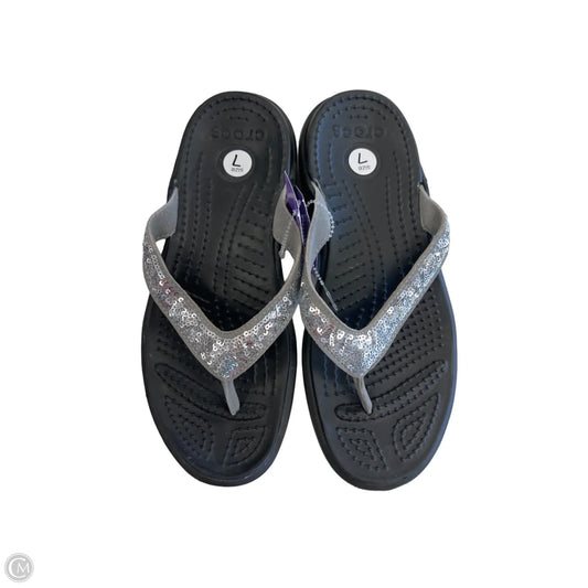 Sandals Flip Flops By Crocs In Black, Size: 7
