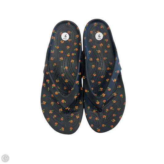 Sandals Flip Flops By Crocs In Black, Size: 9