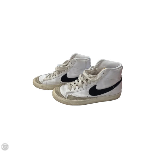 Shoes Sneakers By Nike In White, Size: 7