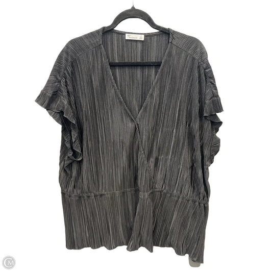 Top Short Sleeve By 89th And Madison In Black, Size: 3x