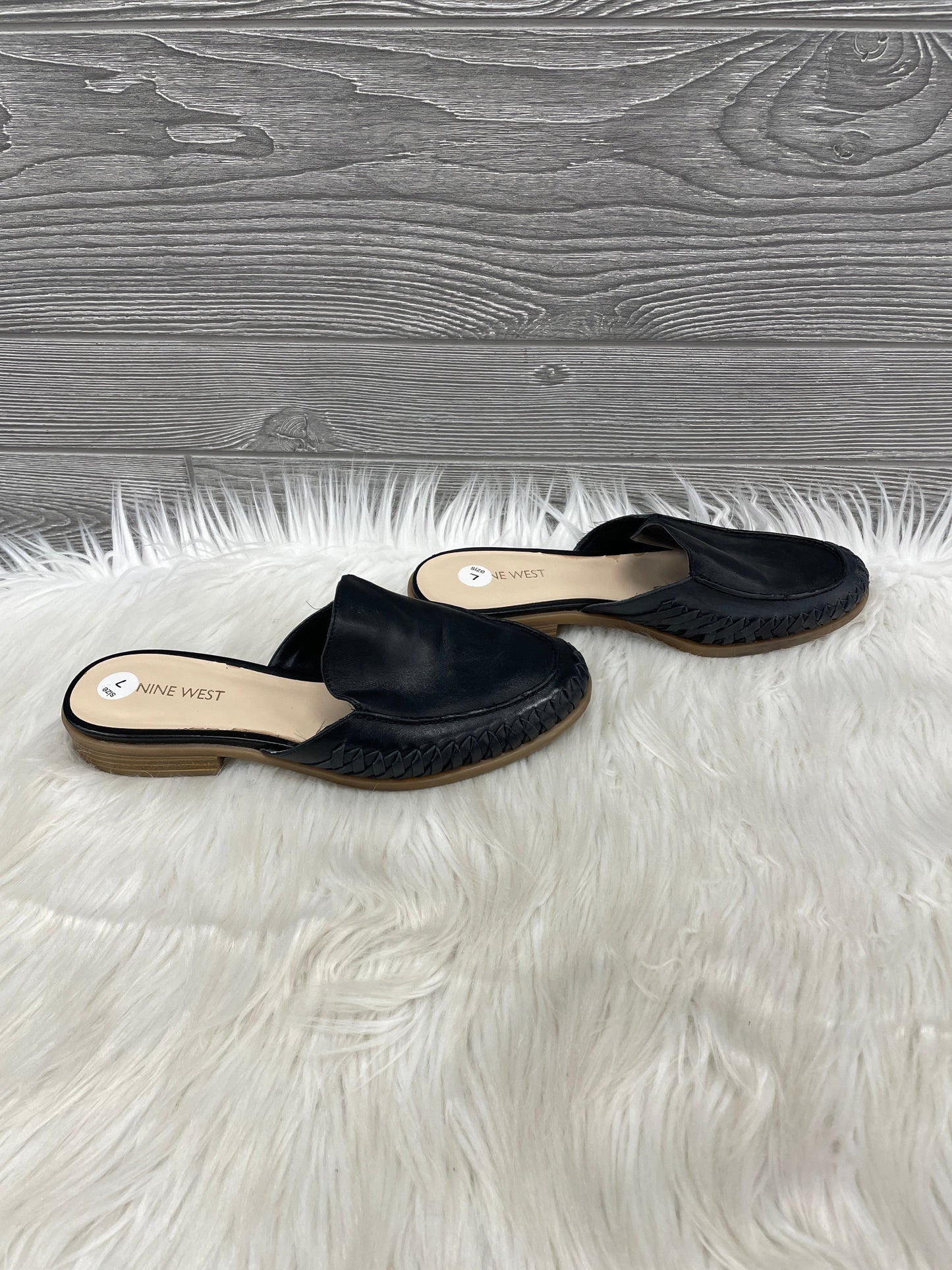 Sandals Flats By Nine West In Black, Size: 7