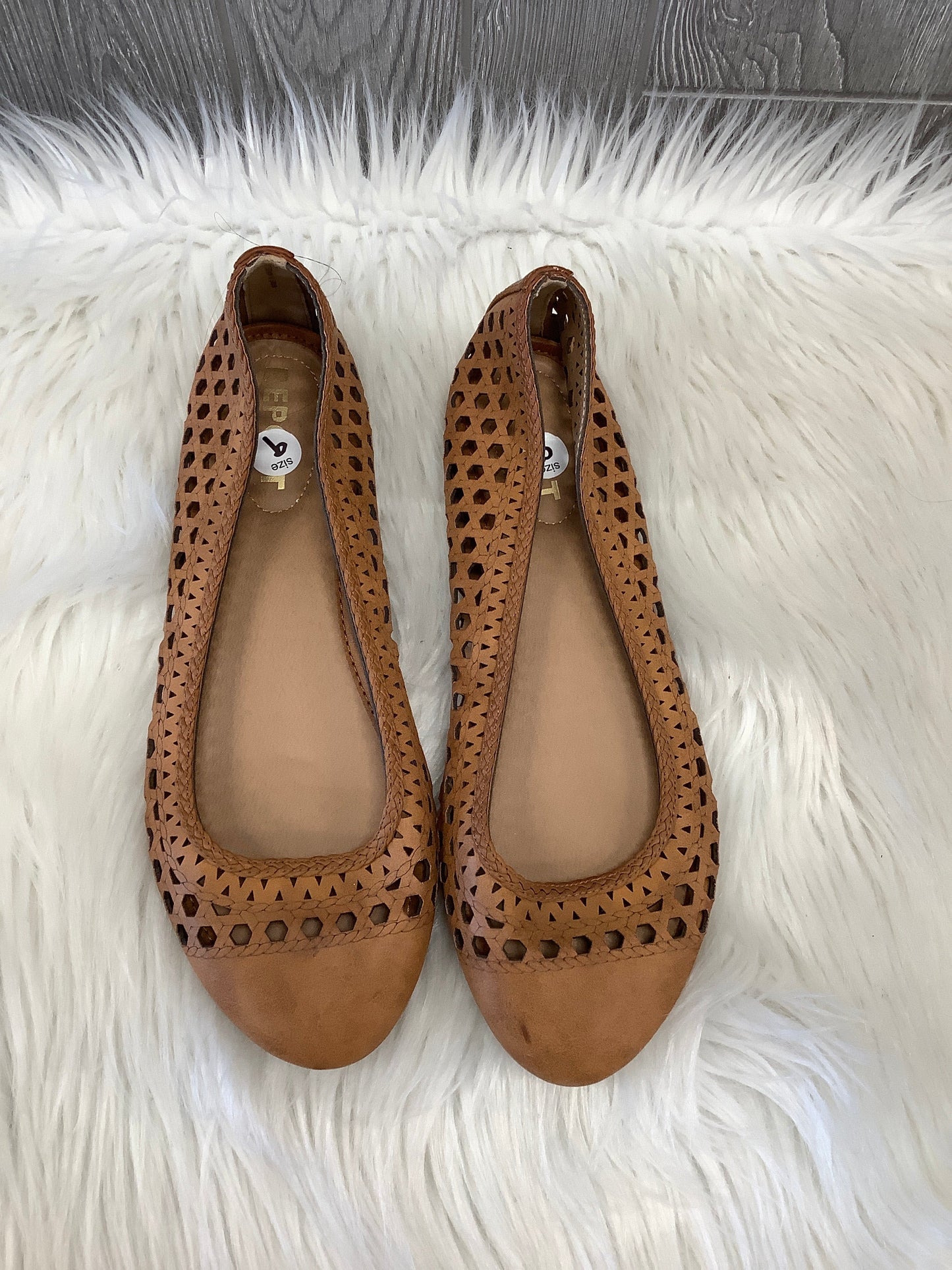 Shoes Flats By Report  Size: 9