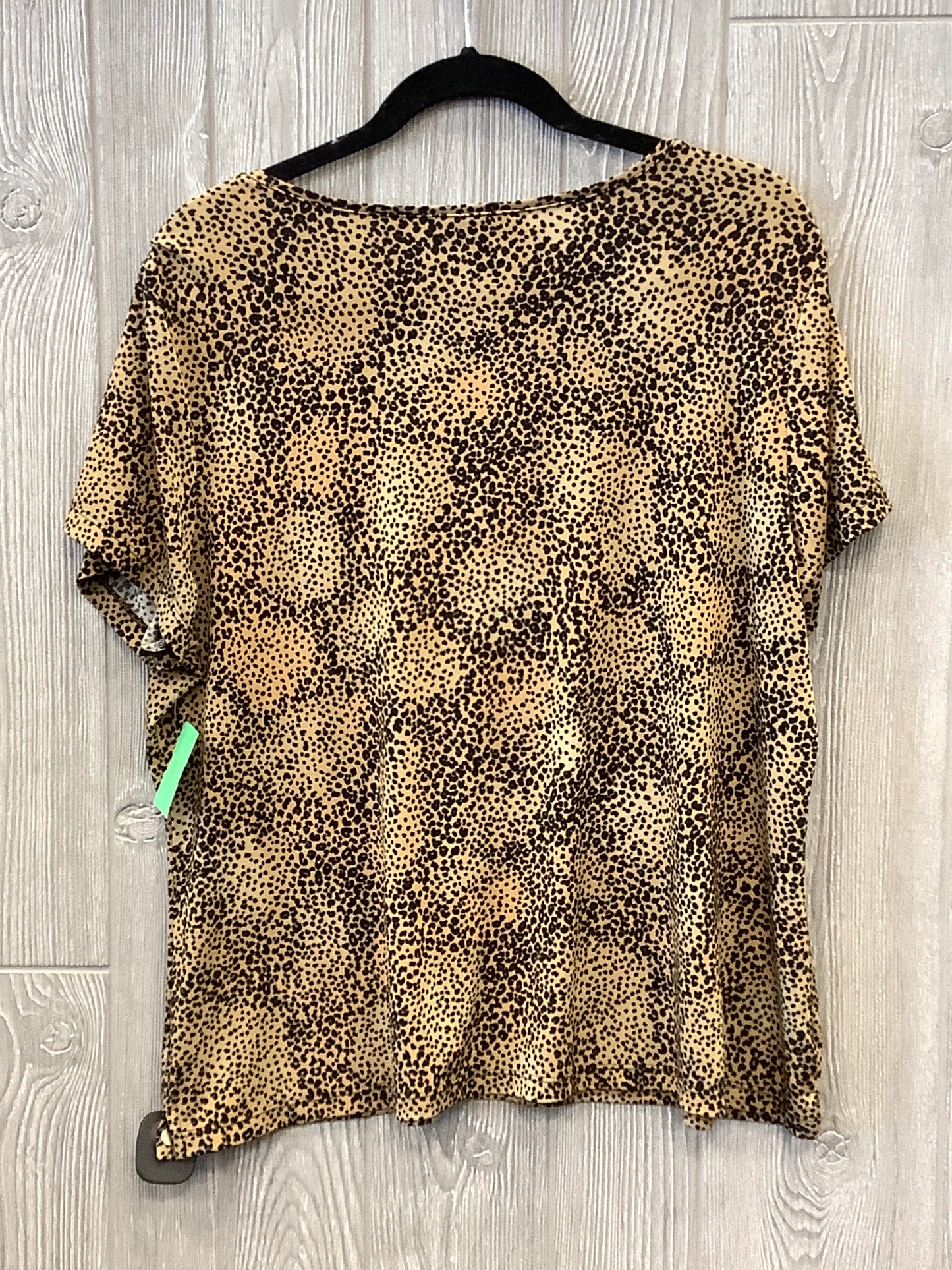 Top Short Sleeve By East 5th  Size: 1x