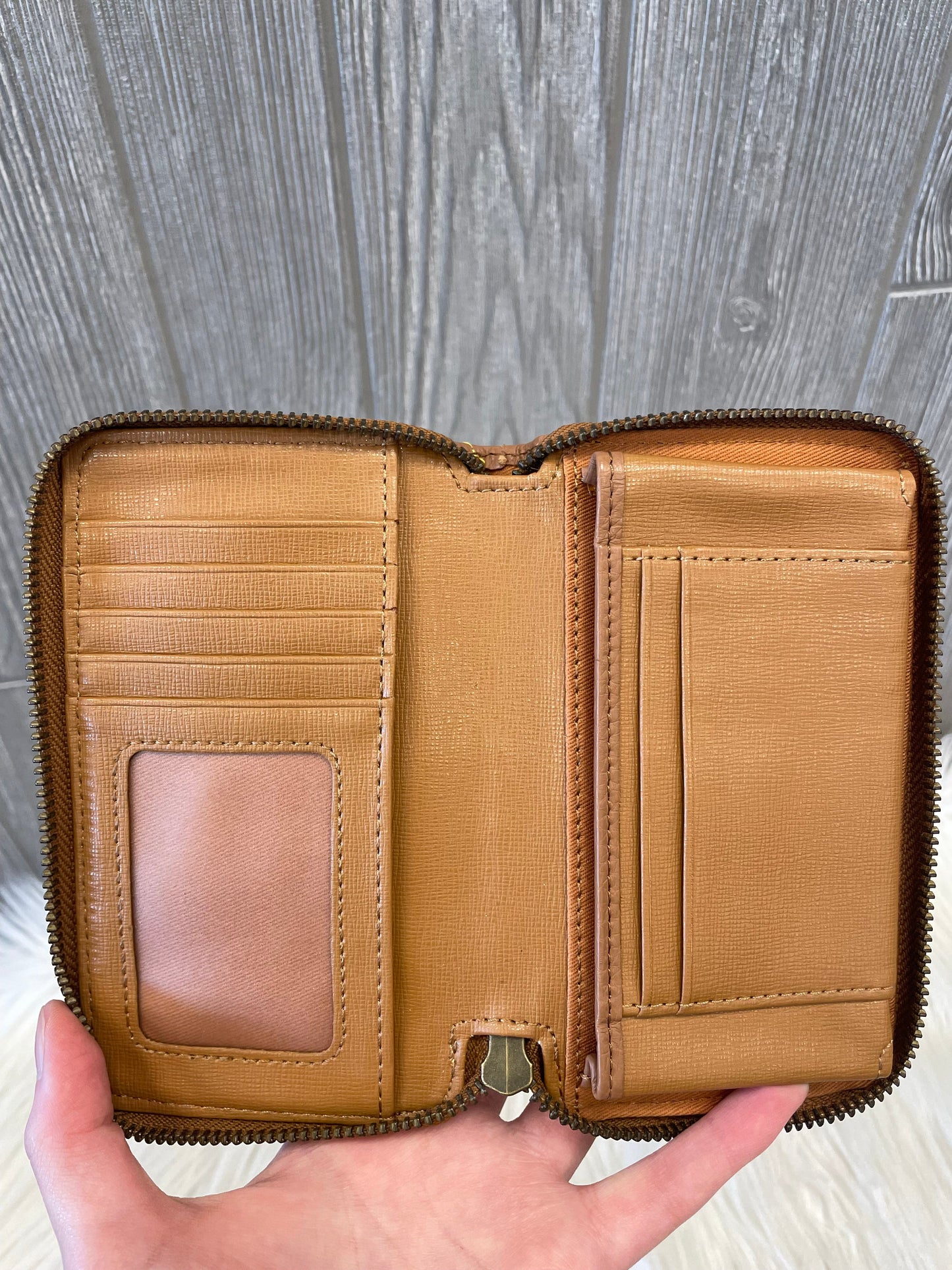 Wallet Leather By Clothes Mentor  Size: Medium
