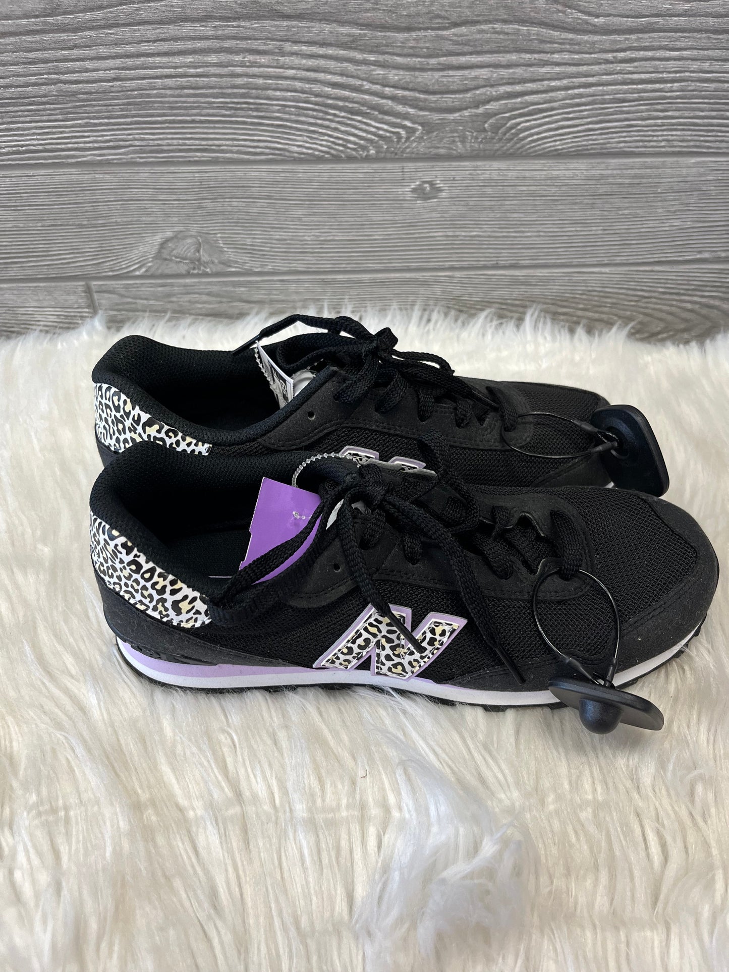 Shoes Athletic By New Balance In Black & Purple, Size: 7