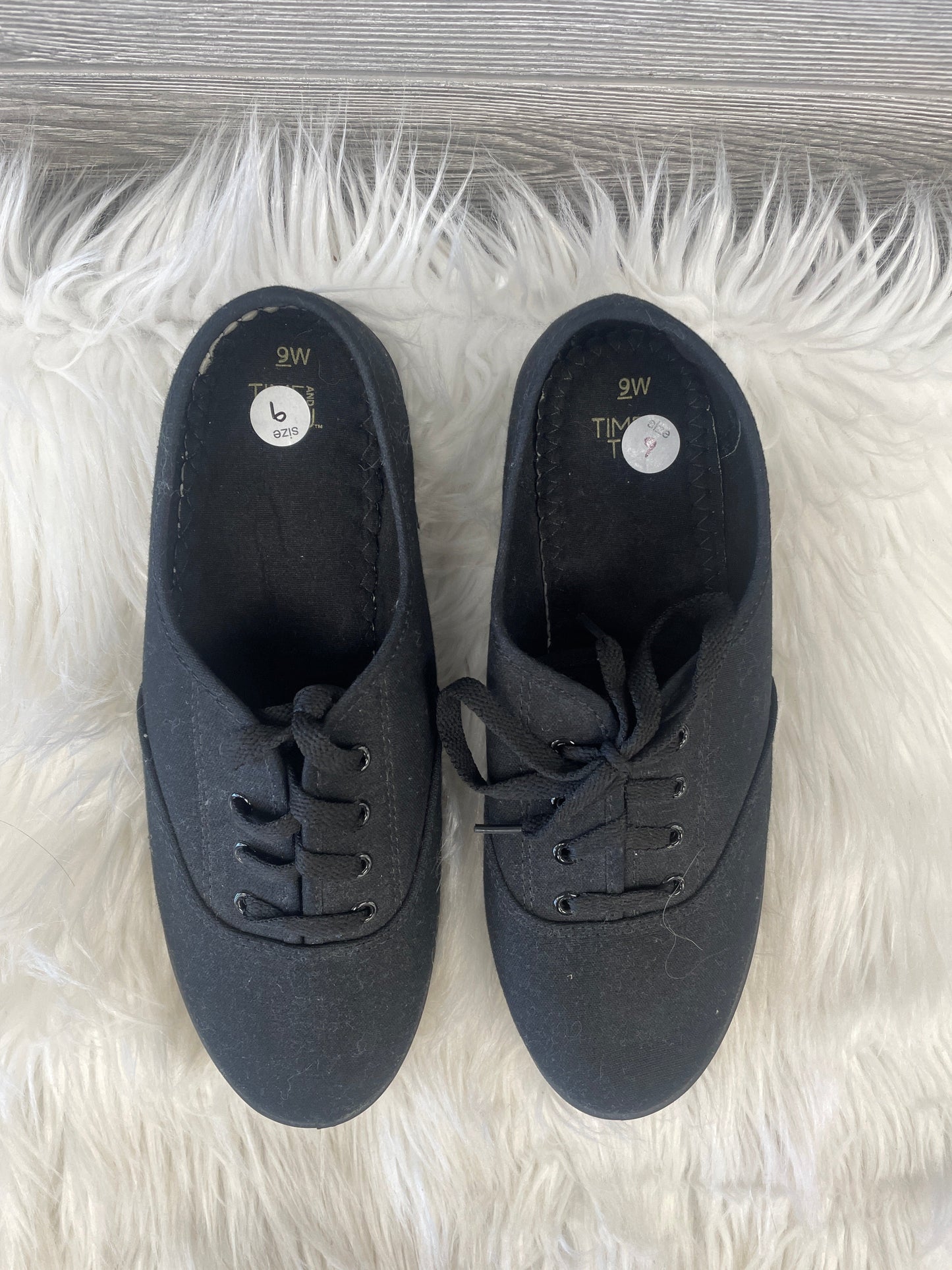 Shoes Sneakers By Time And Tru In Black, Size: 9