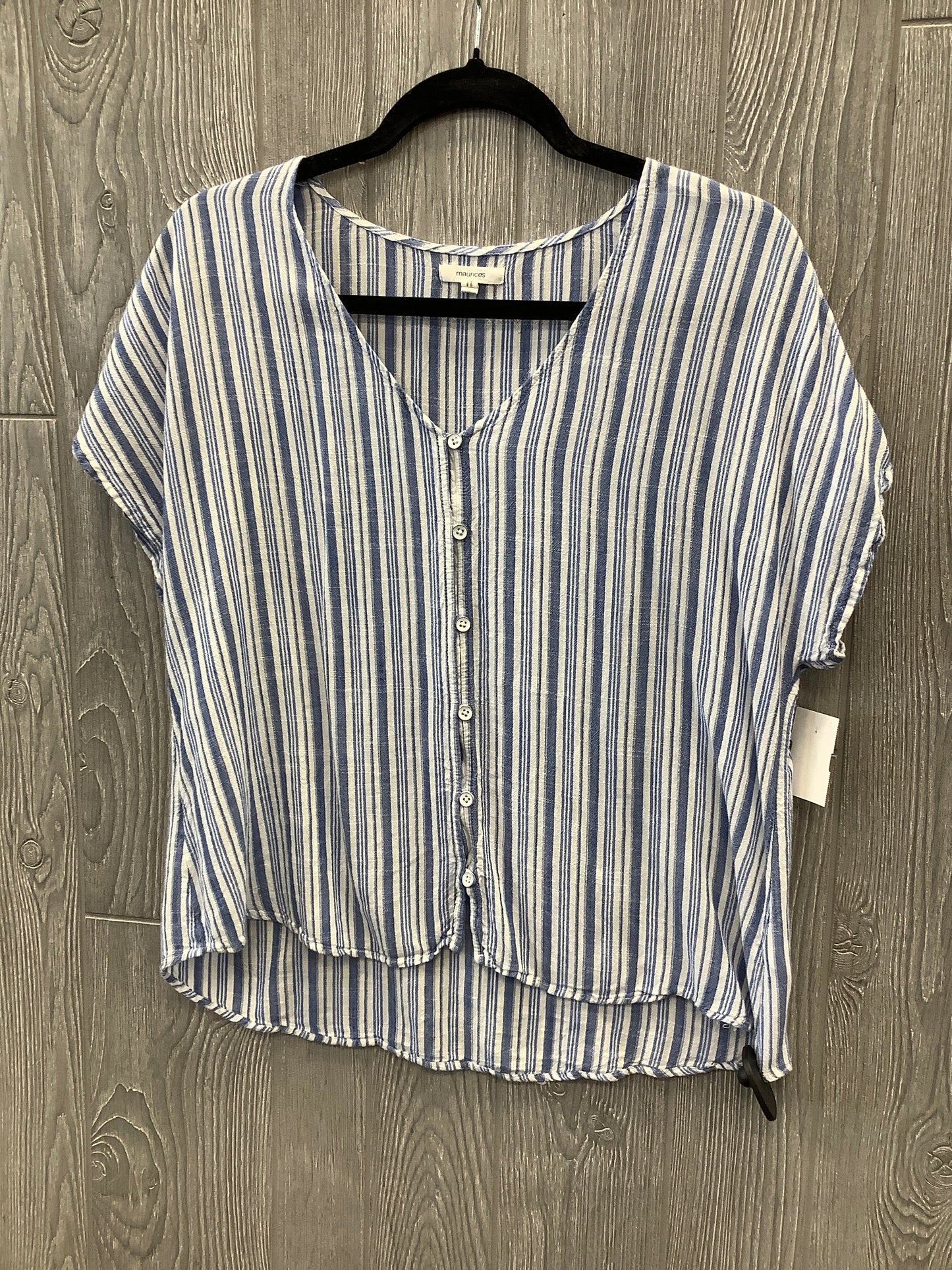 Top Short Sleeve By Maurices In Striped Pattern, Size: M