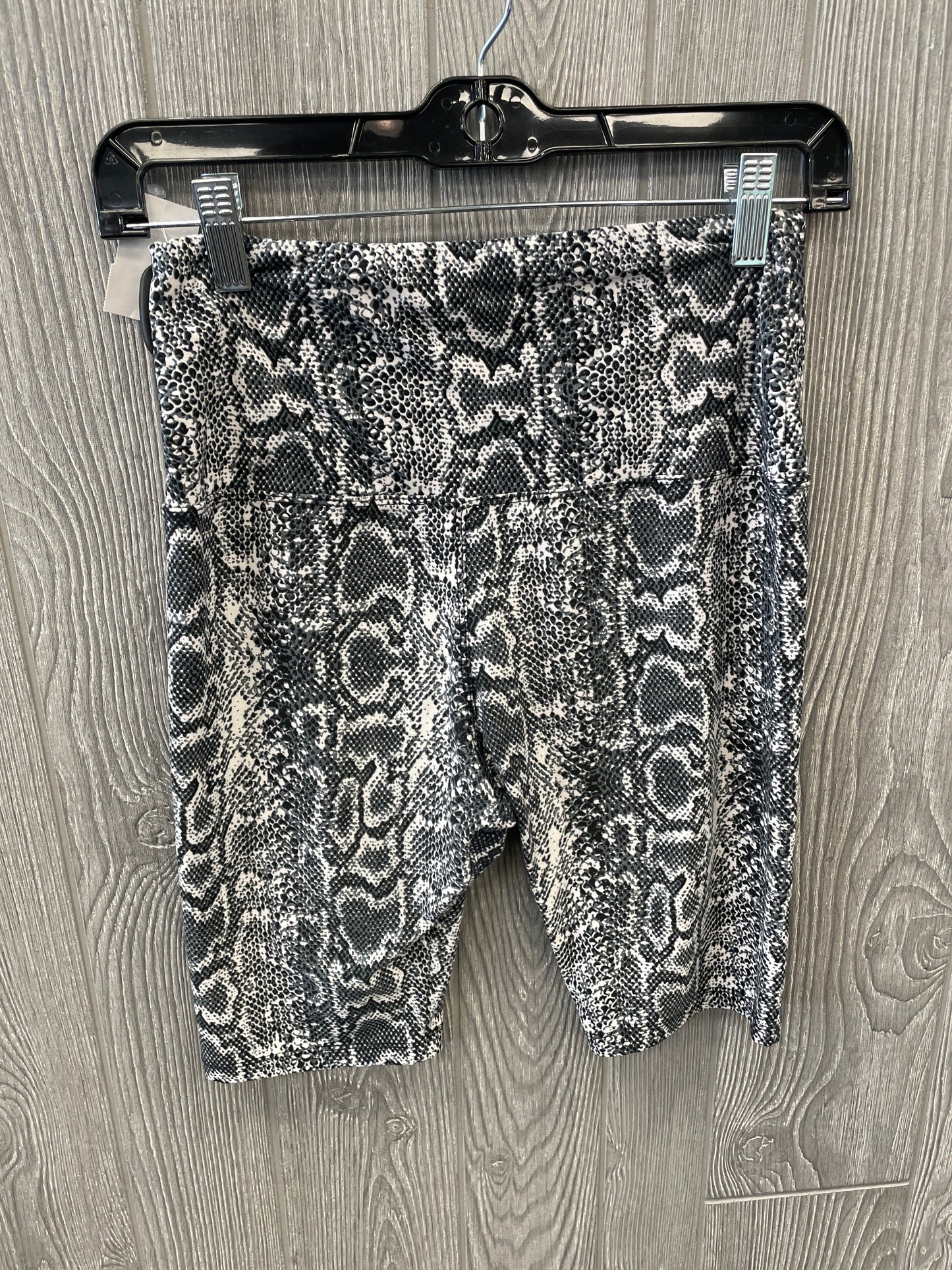 Athletic Shorts By Clothes Mentor In Snakeskin Print, Size: Onesize