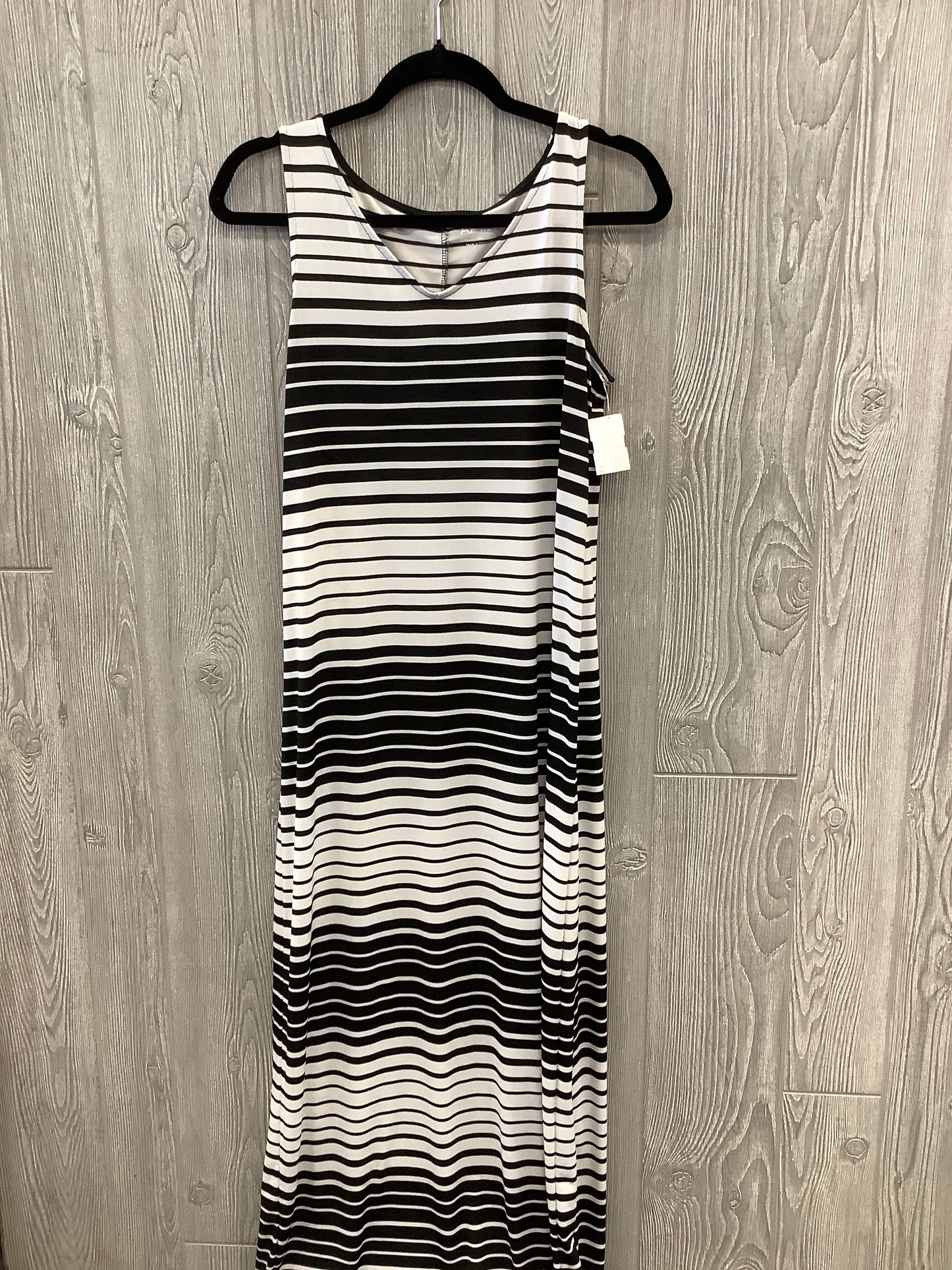 Dress Casual Maxi By Apt 9 In Black & White, Size: M