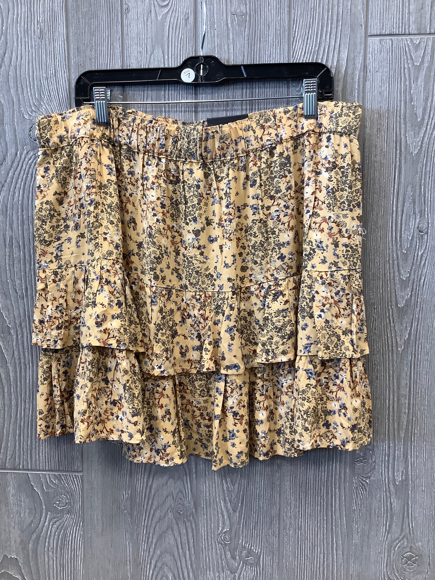 Skirt Mini & Short By Maurices In Yellow, Size: 14