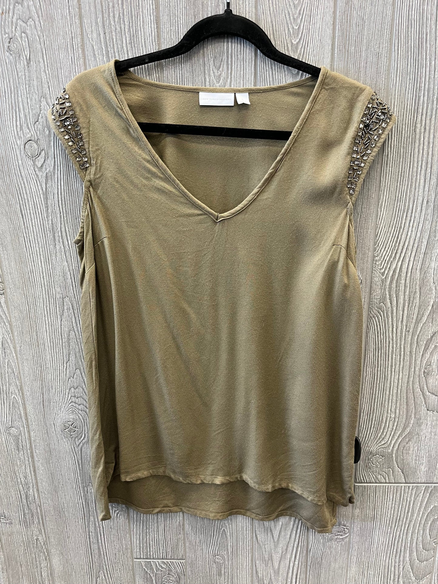 Green Top Sleeveless New York And Co, Size M