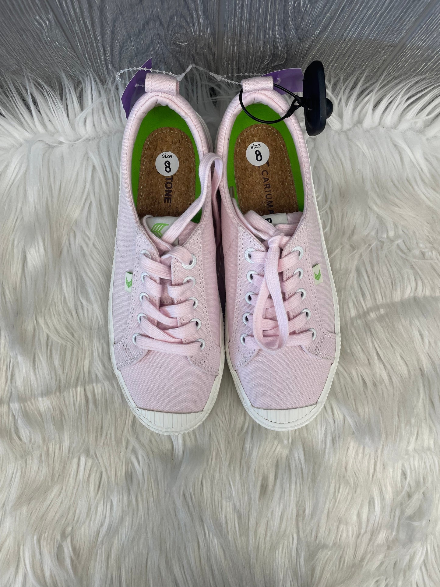 Pink Shoes Sneakers Cariuma, Size 8