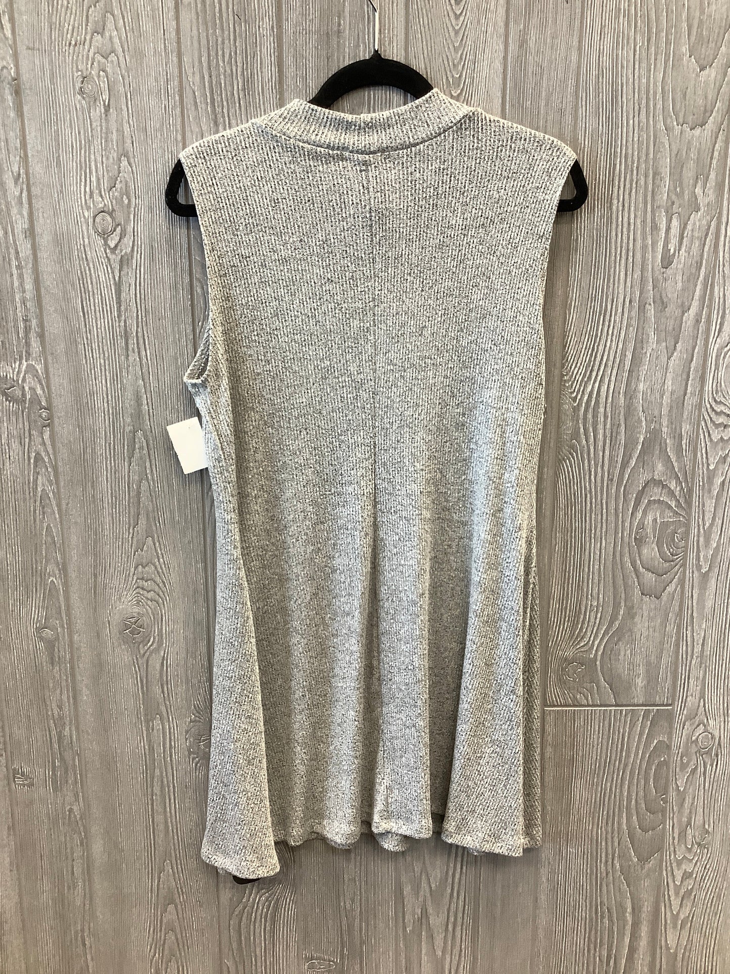 Top Sleeveless By Clothes Mentor In Grey, Size: 2x