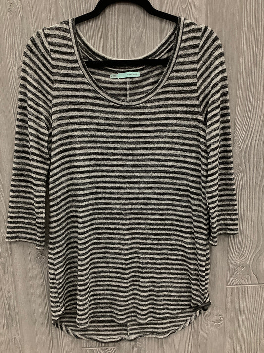 Top 3/4 Sleeve By Maurices In Striped Pattern, Size: S