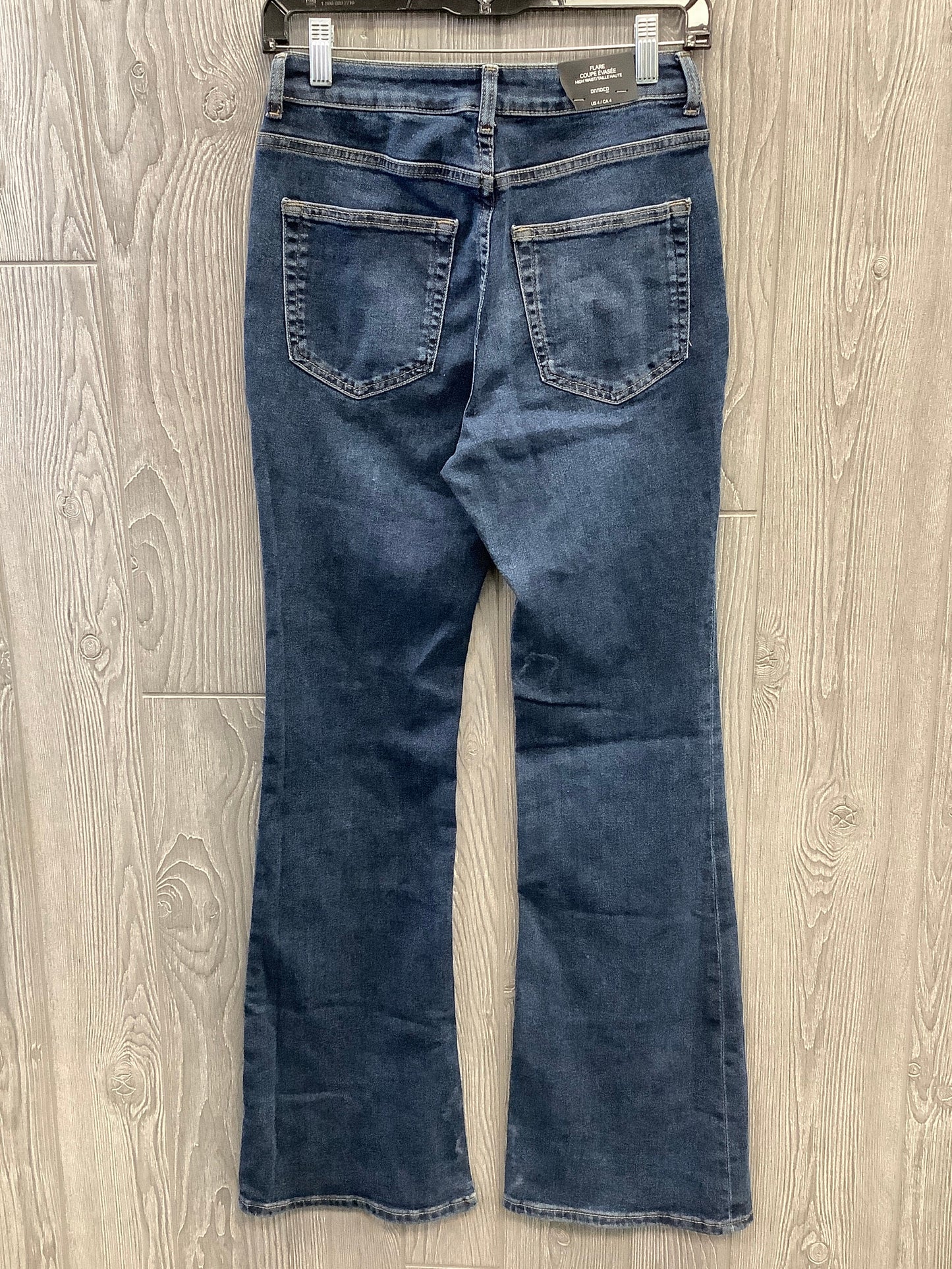 Jeans Flared By Divided In Blue Denim, Size: 4